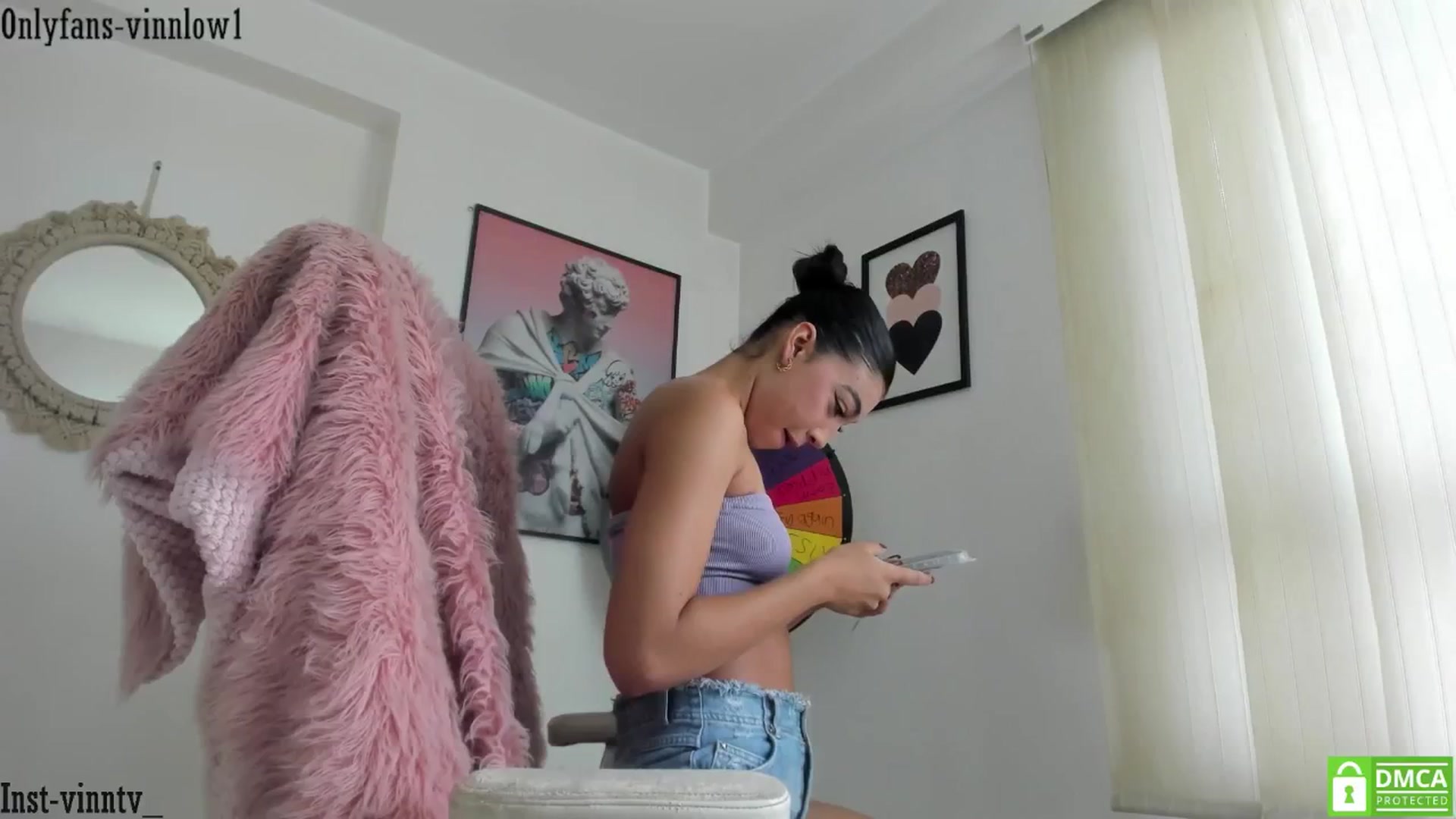 Gallery image thumbnail from Vinnlow's myfreecams stream on, 09/03/2024, 19:00 image 14 of 20