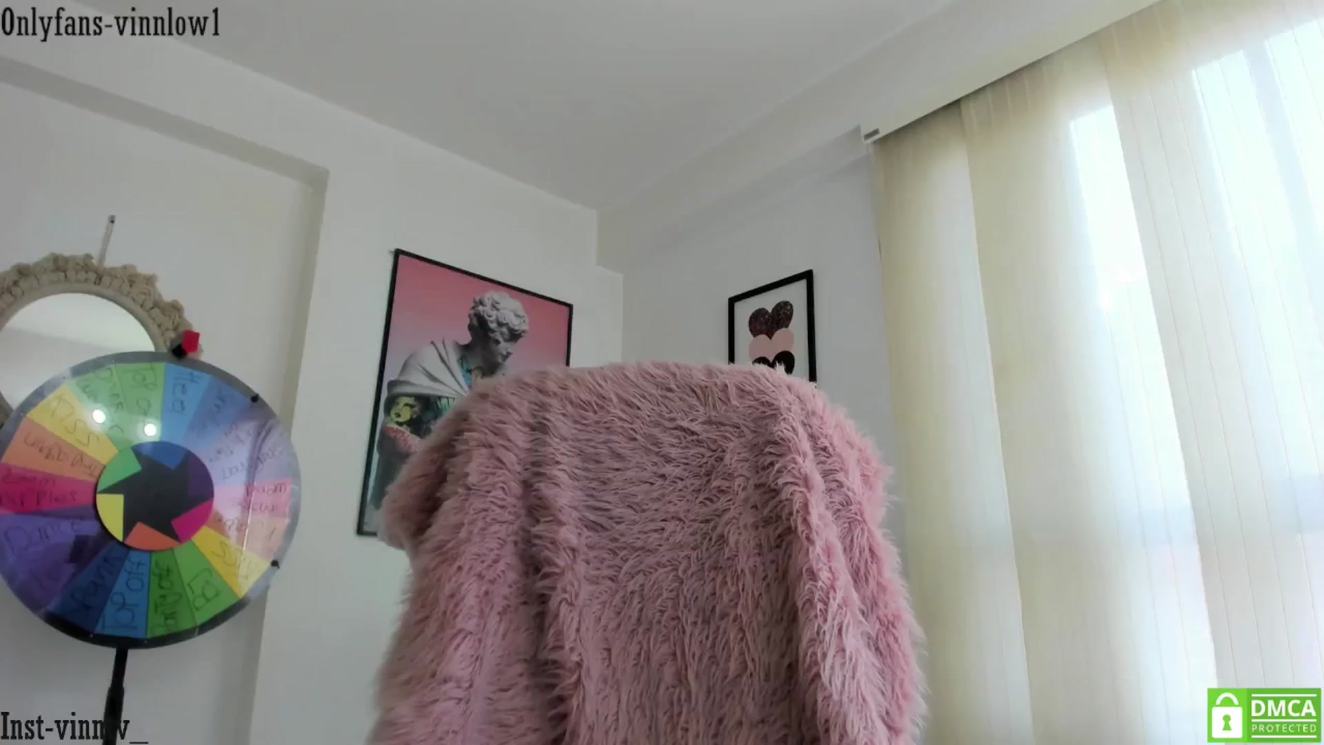 Gallery image thumbnail from Vinnlow's myfreecams stream on, 10/17/2024, 19:01 image 19 of 20