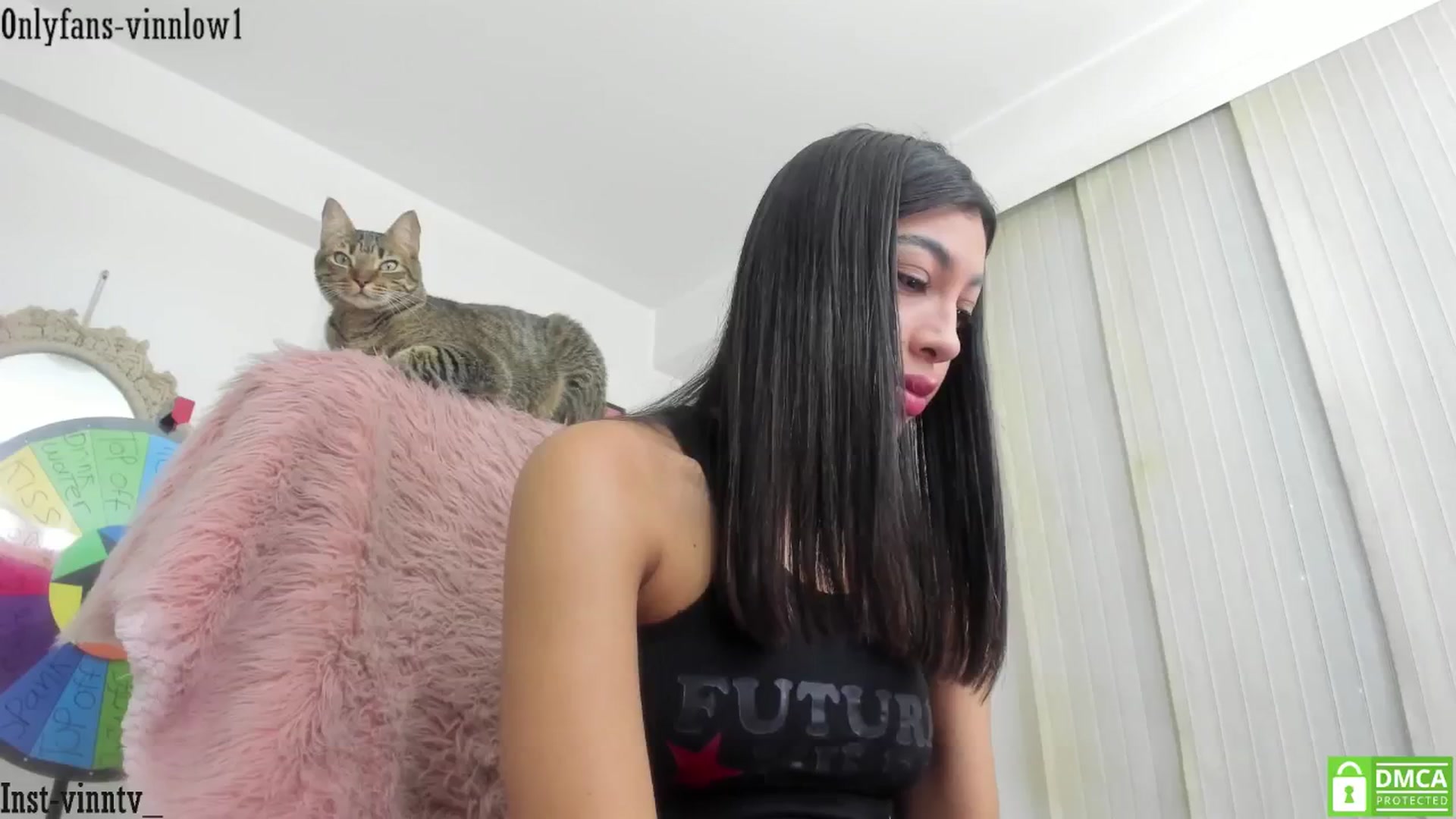 Gallery image thumbnail from Vinnlow's myfreecams stream on, 10/17/2024, 23:25 image 13 of 20