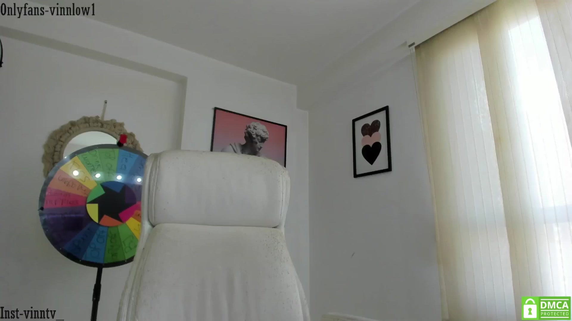Gallery image thumbnail from Vinnlow's myfreecams stream on, 10/22/2024, 18:37 image 3 of 20