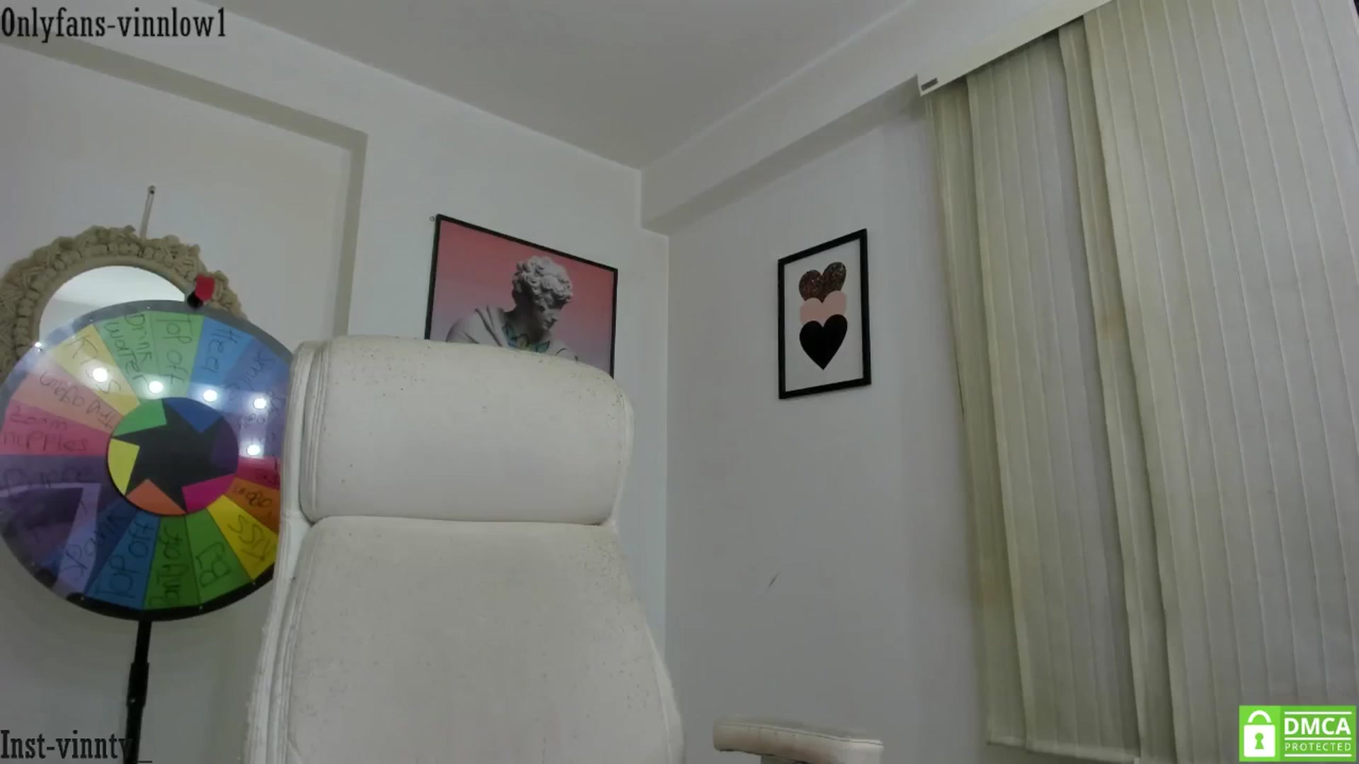 Gallery image thumbnail from Vinnlow's myfreecams stream on, 10/22/2024, 23:23 image 2 of 20