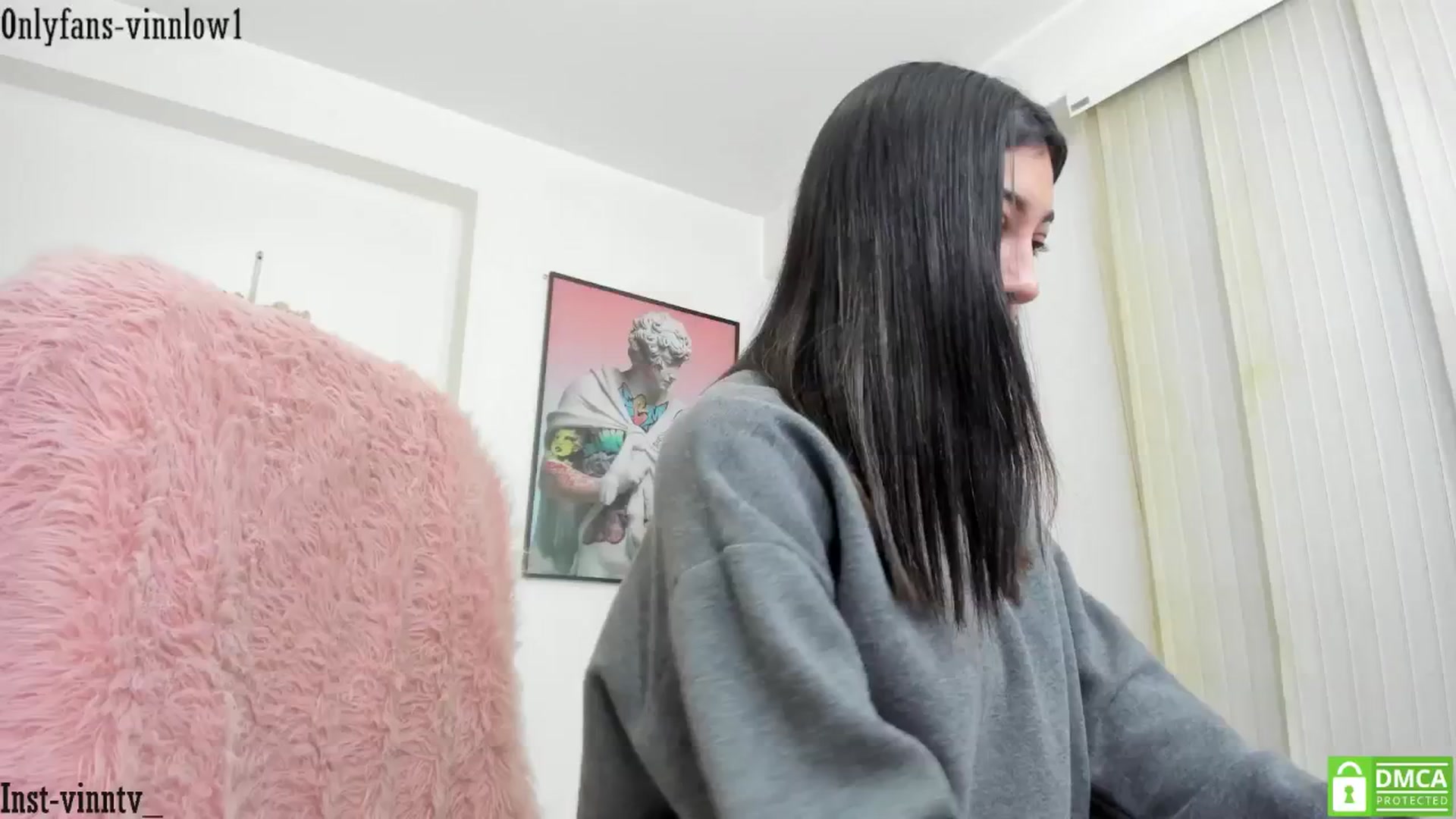 Gallery image thumbnail from Vinnlow's myfreecams stream on, 11/06/2024, 02:44 image 1 of 20