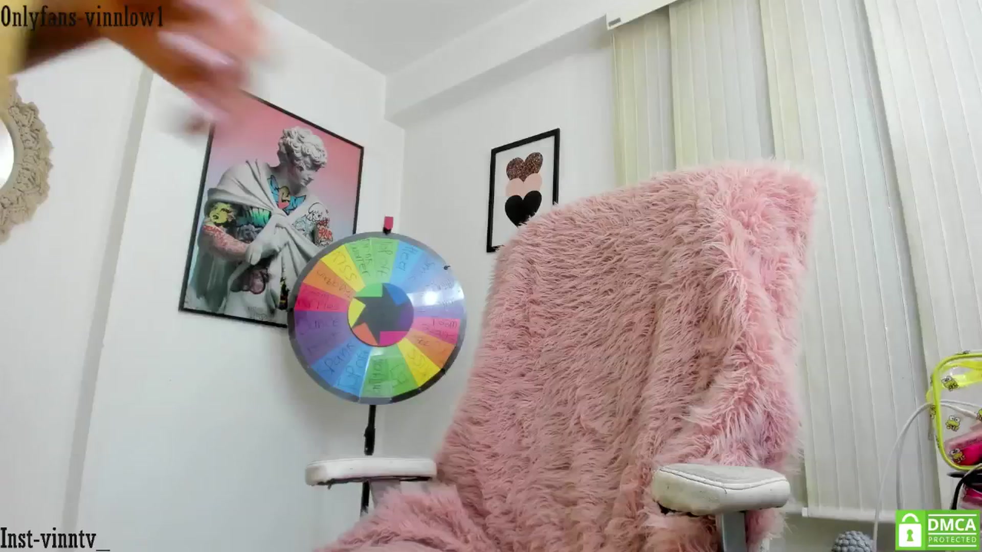 Gallery image thumbnail from Vinnlow's myfreecams stream on, 11/14/2024, 24:00 image 4 of 20