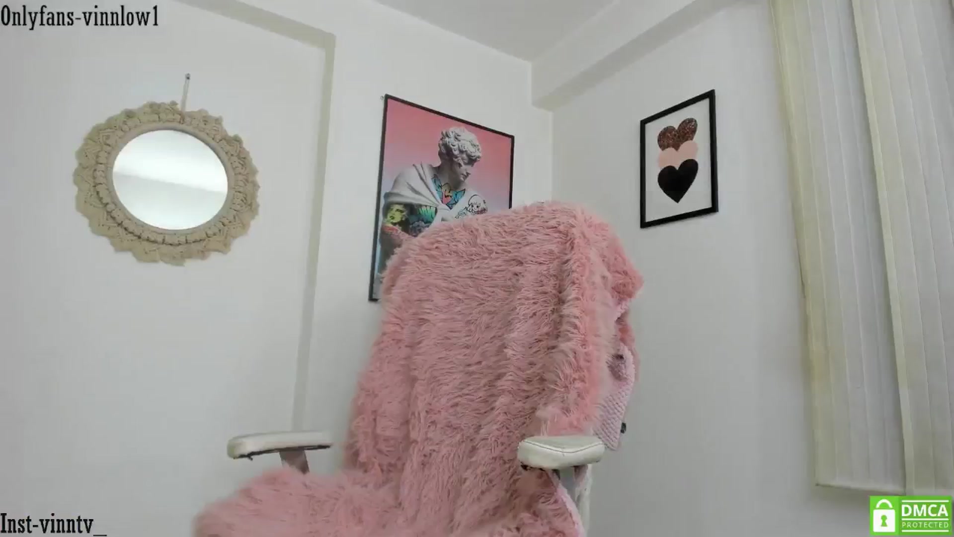 Gallery image thumbnail from Vinnlow's myfreecams stream on, 11/23/2024, 08:13 image 13 of 20