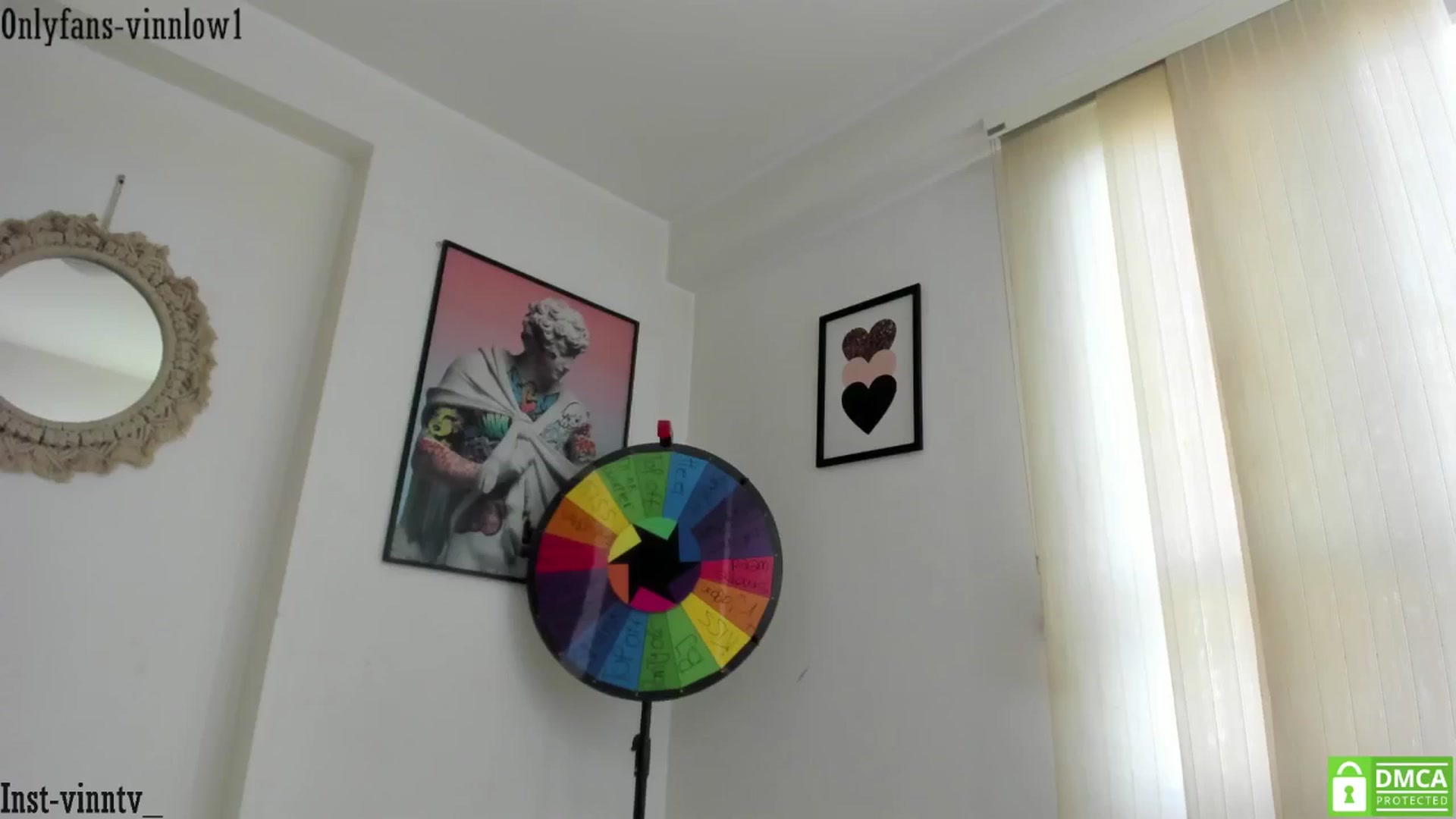 Gallery image thumbnail from Vinnlow's myfreecams stream on, 12/01/2024, 15:40 image 11 of 20