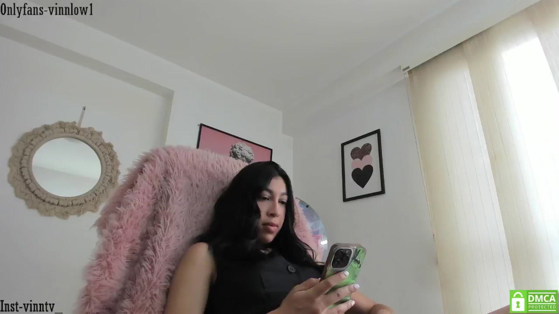 Gallery image thumbnail from Vinnlow's myfreecams stream on, 03/05/2025, 22:17 image 3 of 20