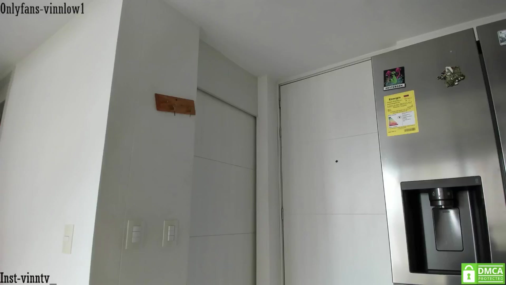 Gallery image thumbnail from Vinnlow's myfreecams stream on, 03/22/2025, 17:02 image 16 of 20