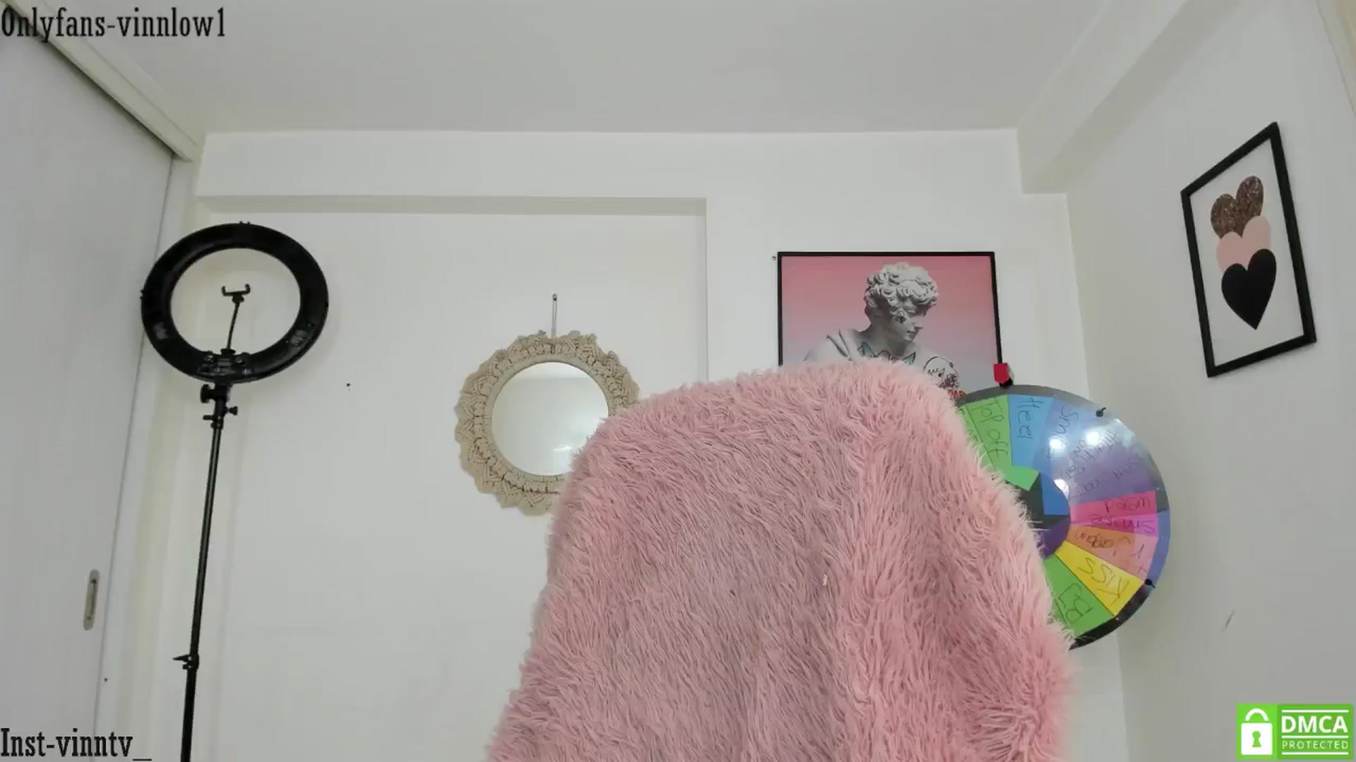 Gallery image thumbnail from Vinnlow's myfreecams stream on, 03/28/2025, 18:09 image 17 of 20