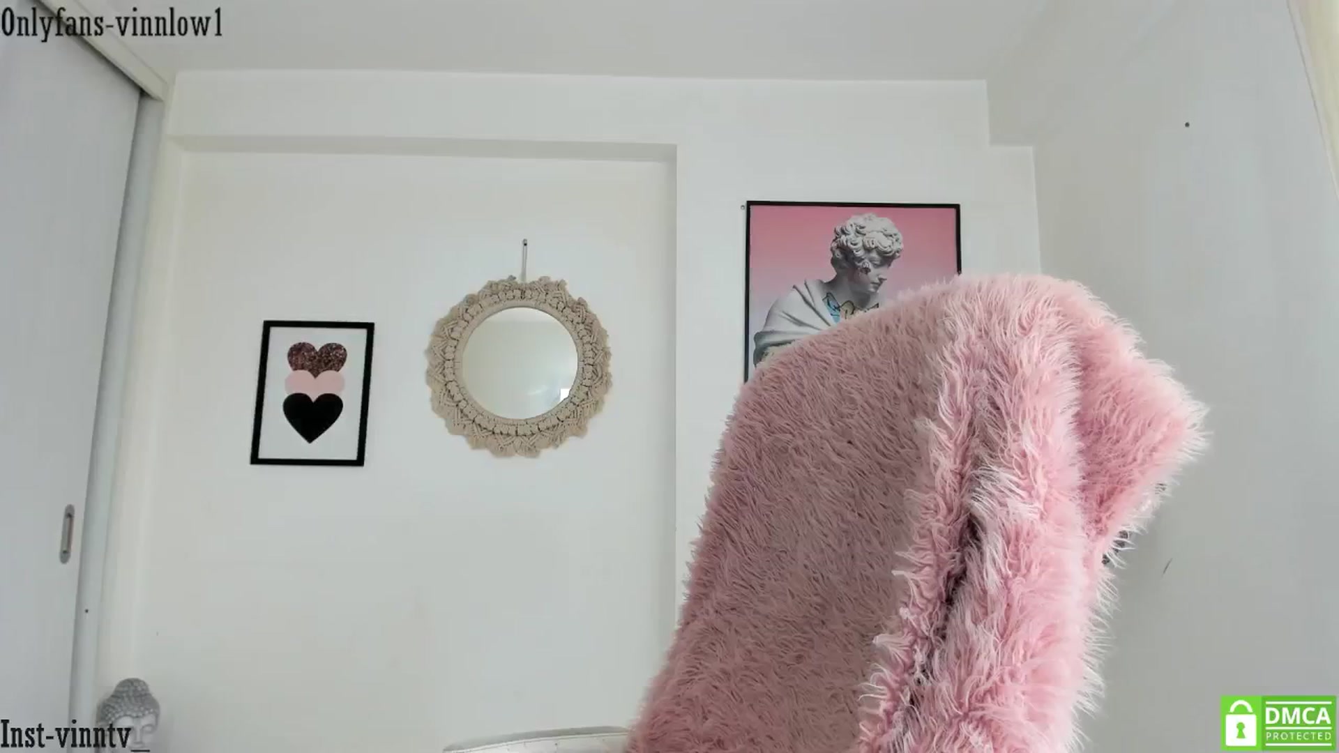 Gallery image thumbnail from Vinnlow's myfreecams stream on, 04/03/2025, 15:43 image 17 of 20