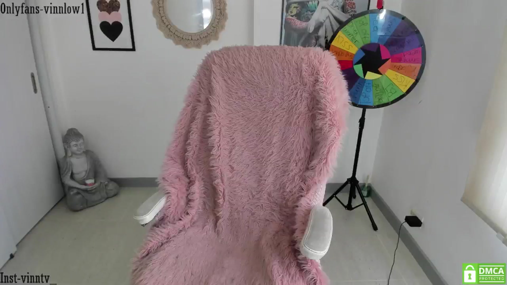 Gallery image thumbnail from Vinnlow's myfreecams stream on, 04/19/2025, 17:02 image 7 of 20