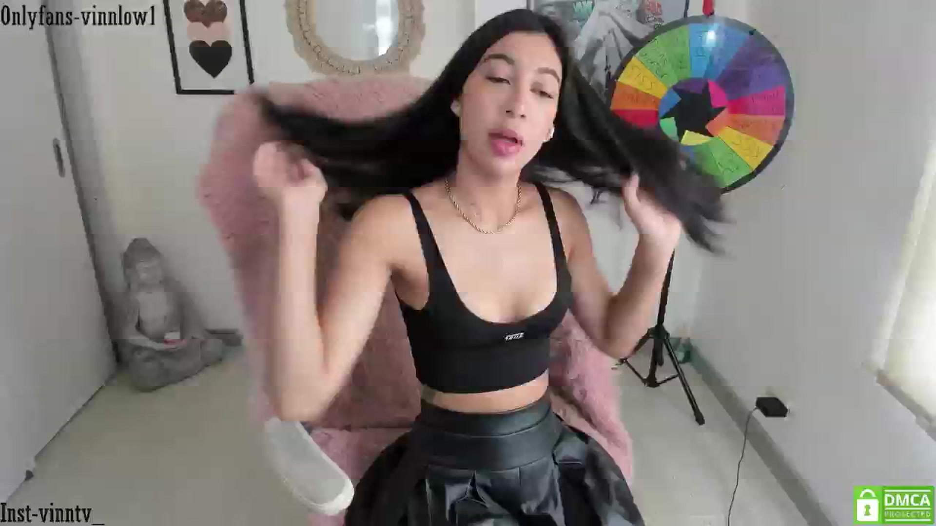 Gallery image thumbnail from Vinnlow's myfreecams stream on, 04/21/2025, 14:25 image 18 of 20