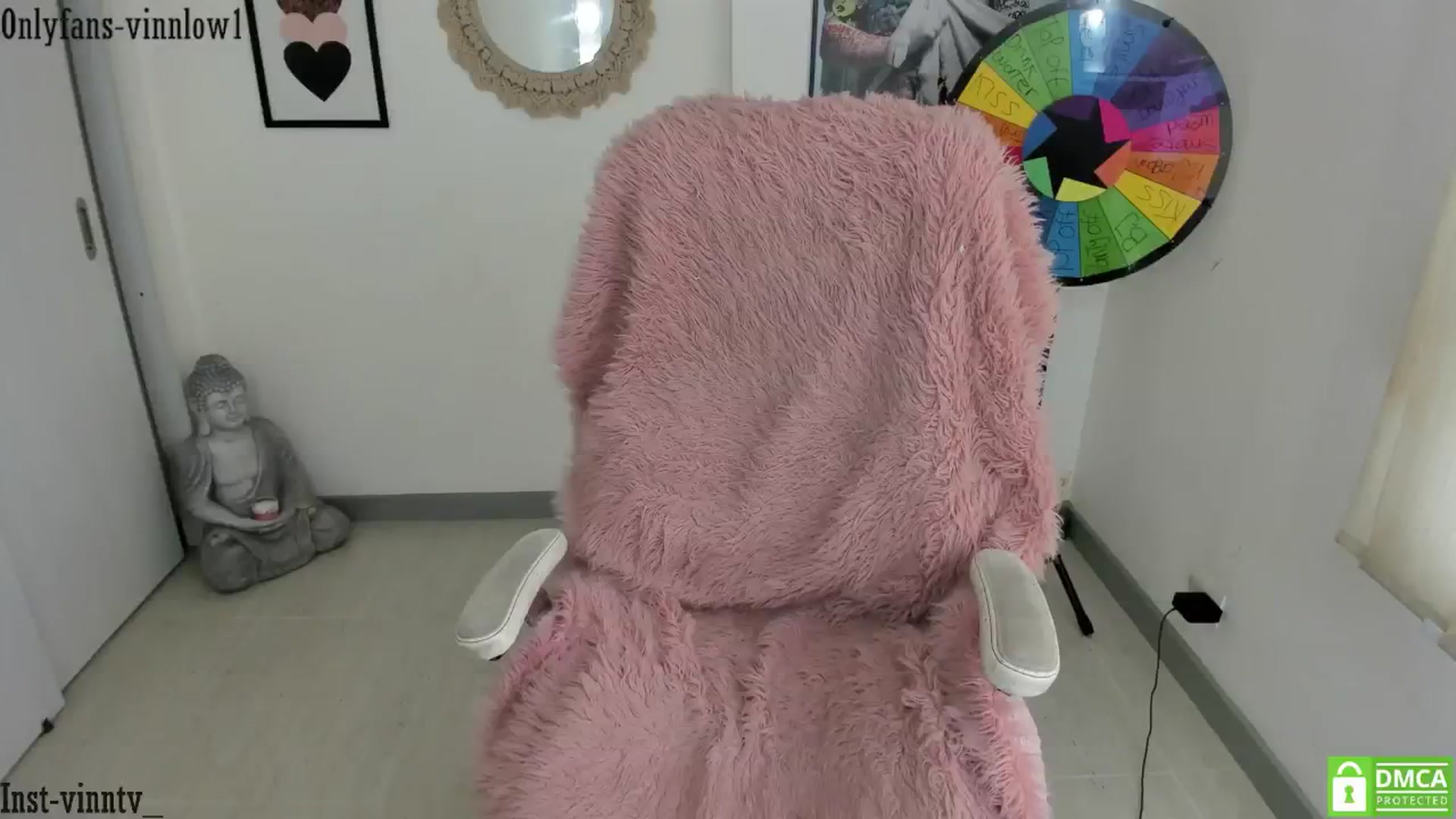 Gallery image thumbnail from Vinnlow's myfreecams stream on, 04/21/2025, 21:25 image 10 of 20