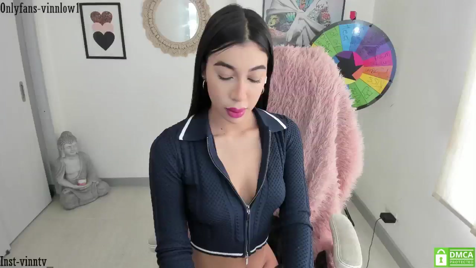 Gallery image thumbnail from Vinnlow's myfreecams stream on, 04/25/2025, 17:18 image 2 of 20