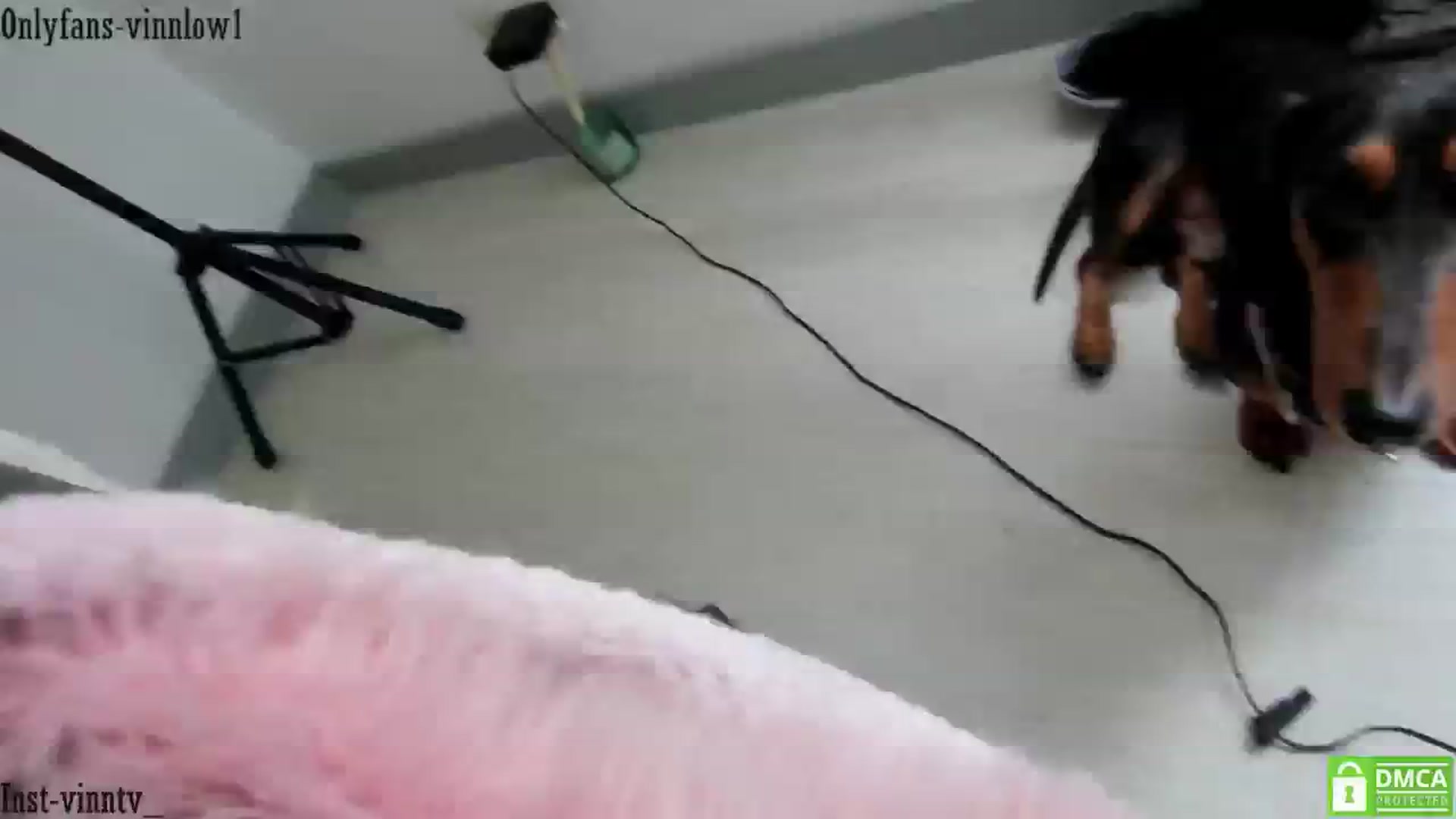 Gallery image thumbnail from Vinnlow's myfreecams stream on, 05/14/2025, 17:09 image 13 of 20