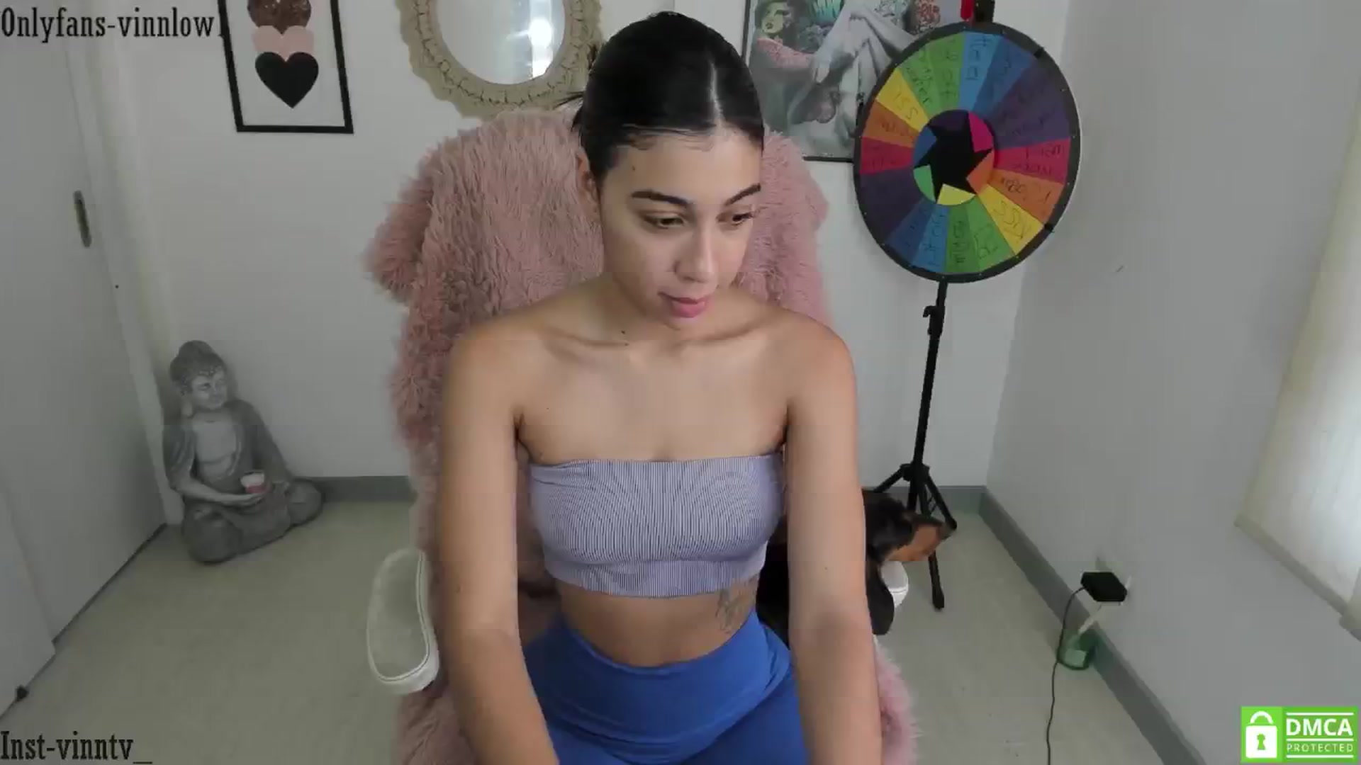 Gallery image thumbnail from Vinnlow's myfreecams stream on, 05/14/2025, 20:04 image 16 of 20