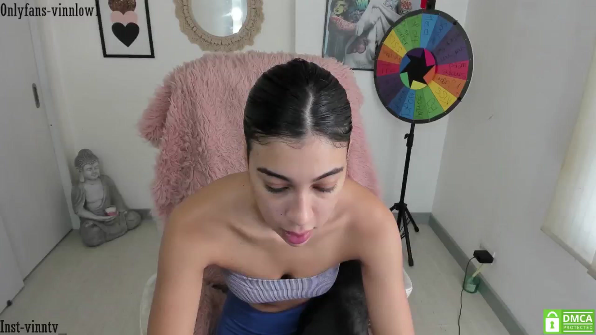 Gallery image thumbnail from Vinnlow's myfreecams stream on, 05/14/2025, 20:04 image 6 of 20