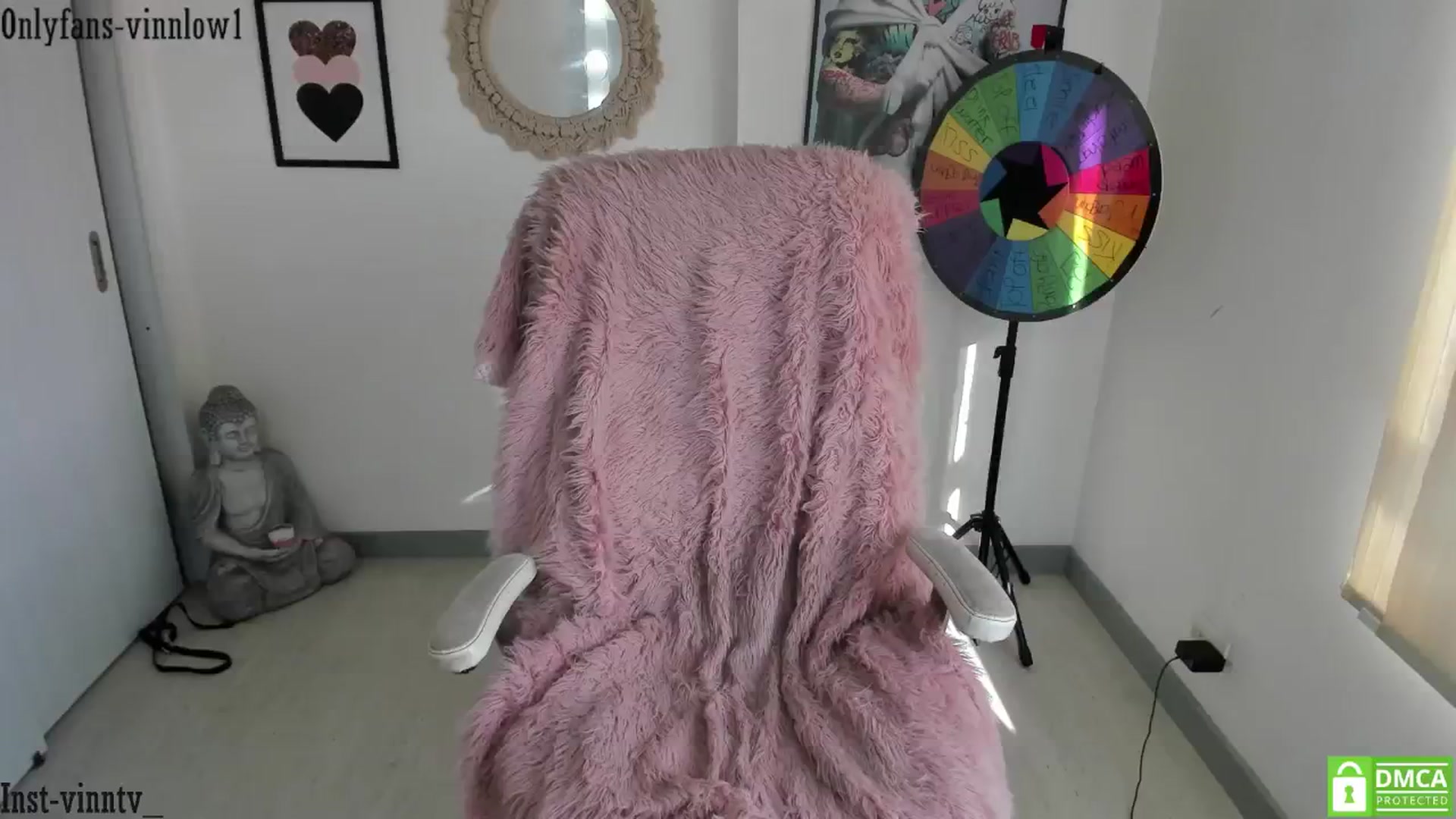 Gallery image thumbnail from Vinnlow's myfreecams stream on, 05/29/2025, 12:45 image 11 of 20