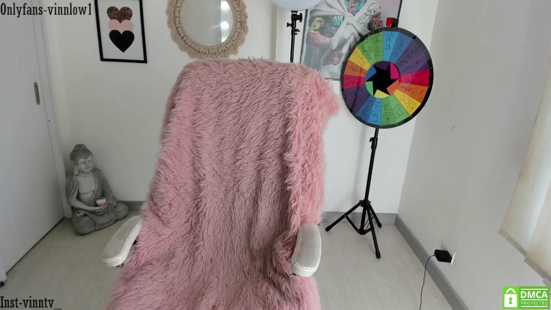 Gallery image thumbnail from Vinnlow's myfreecams stream on, 07/06/2025, 20:42 image 2 of 20