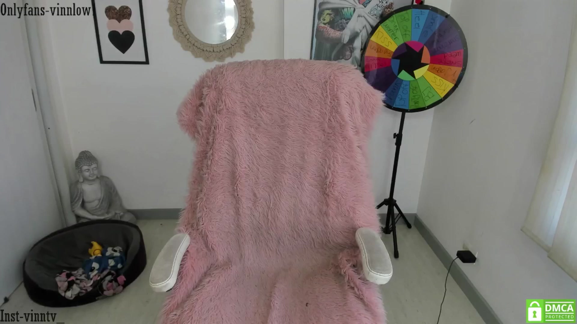 Gallery image thumbnail from Vinnlow's myfreecams stream on, 08/06/2025, 22:49 image 12 of 20