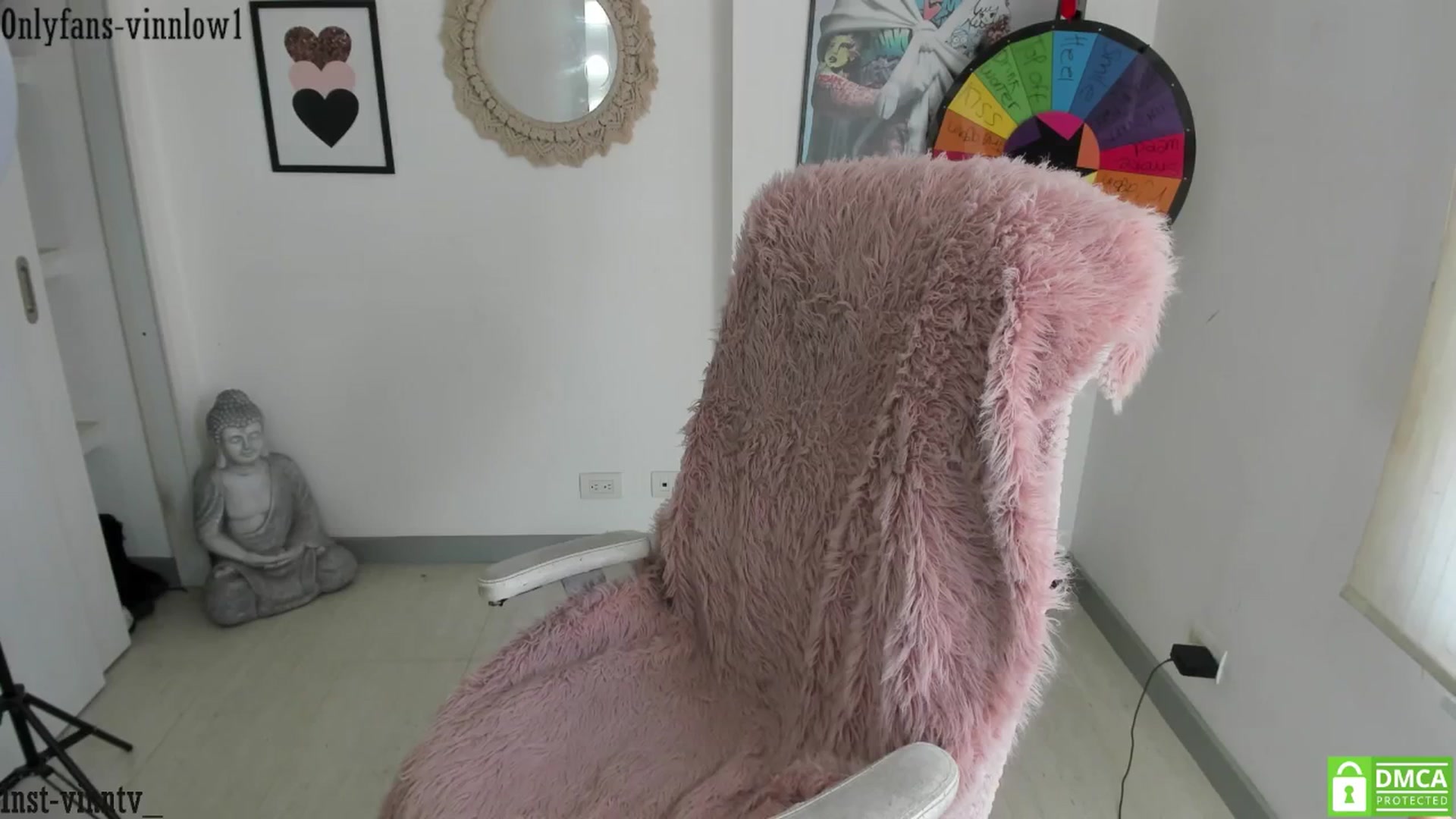 Gallery image thumbnail from Vinnlow's myfreecams stream on, 08/20/2025, 20:14 image 6 of 20