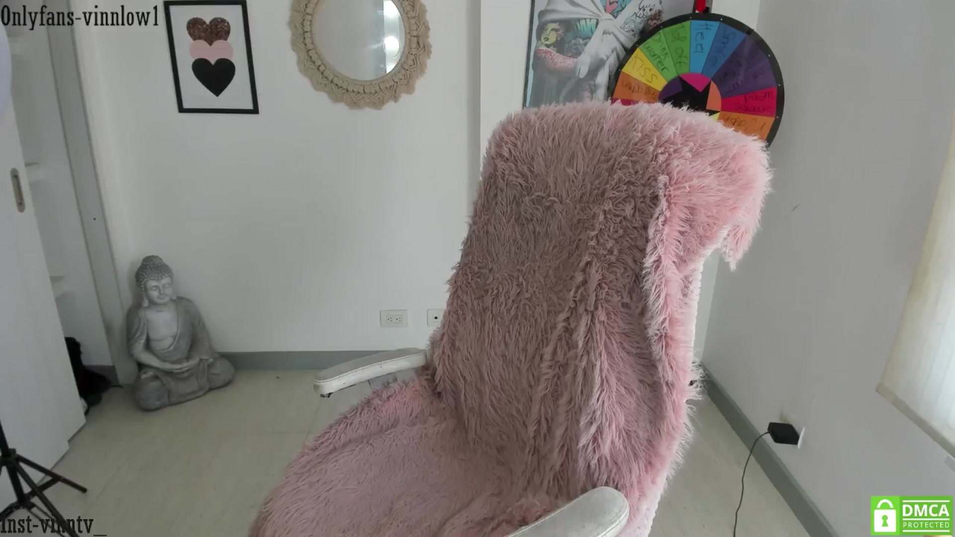 Gallery image thumbnail from Vinnlow's myfreecams stream on, 08/20/2025, 20:14 image 7 of 20