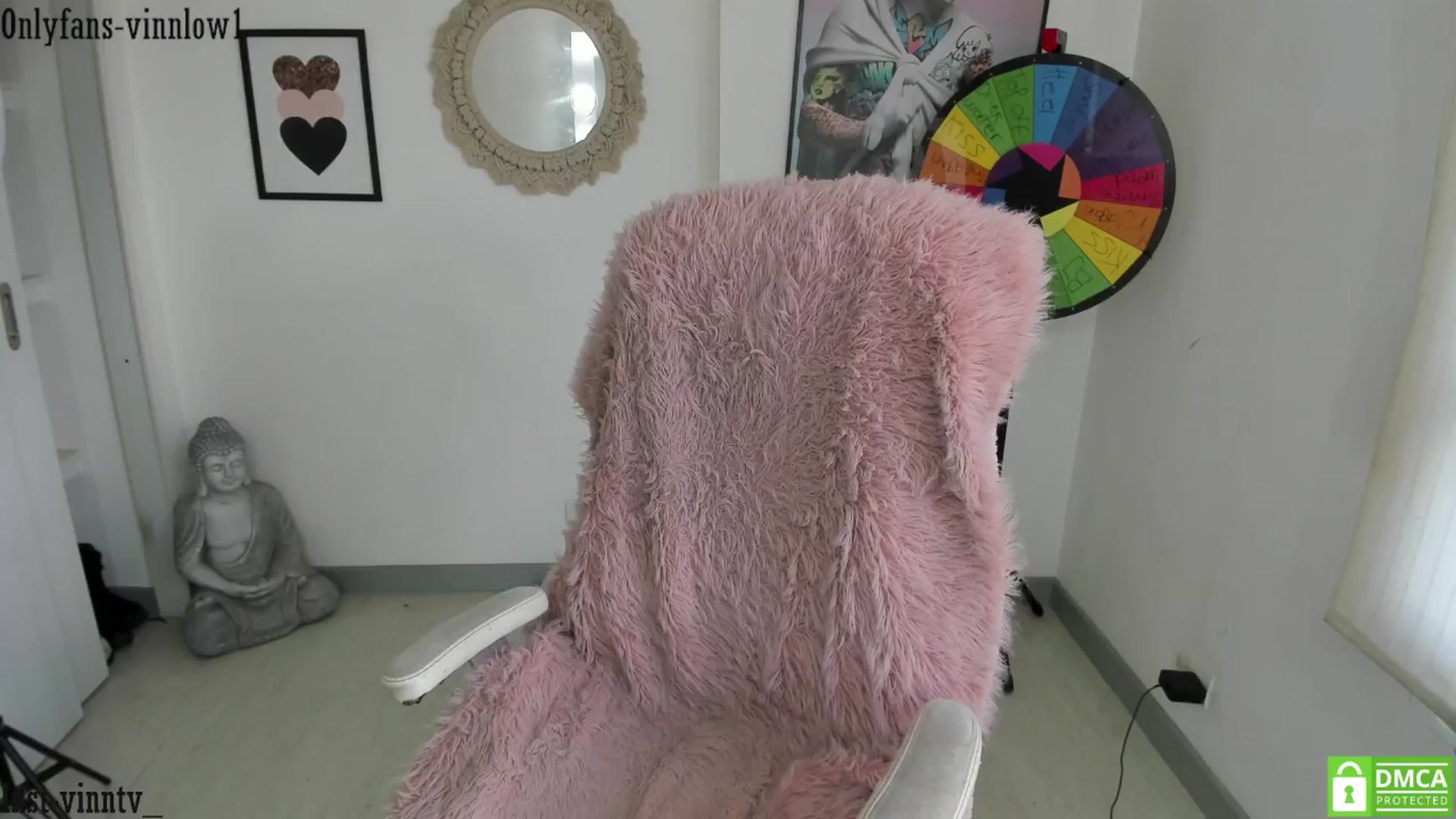 Gallery image thumbnail from Vinnlow's myfreecams stream on, 08/20/2025, 20:53 image 2 of 20