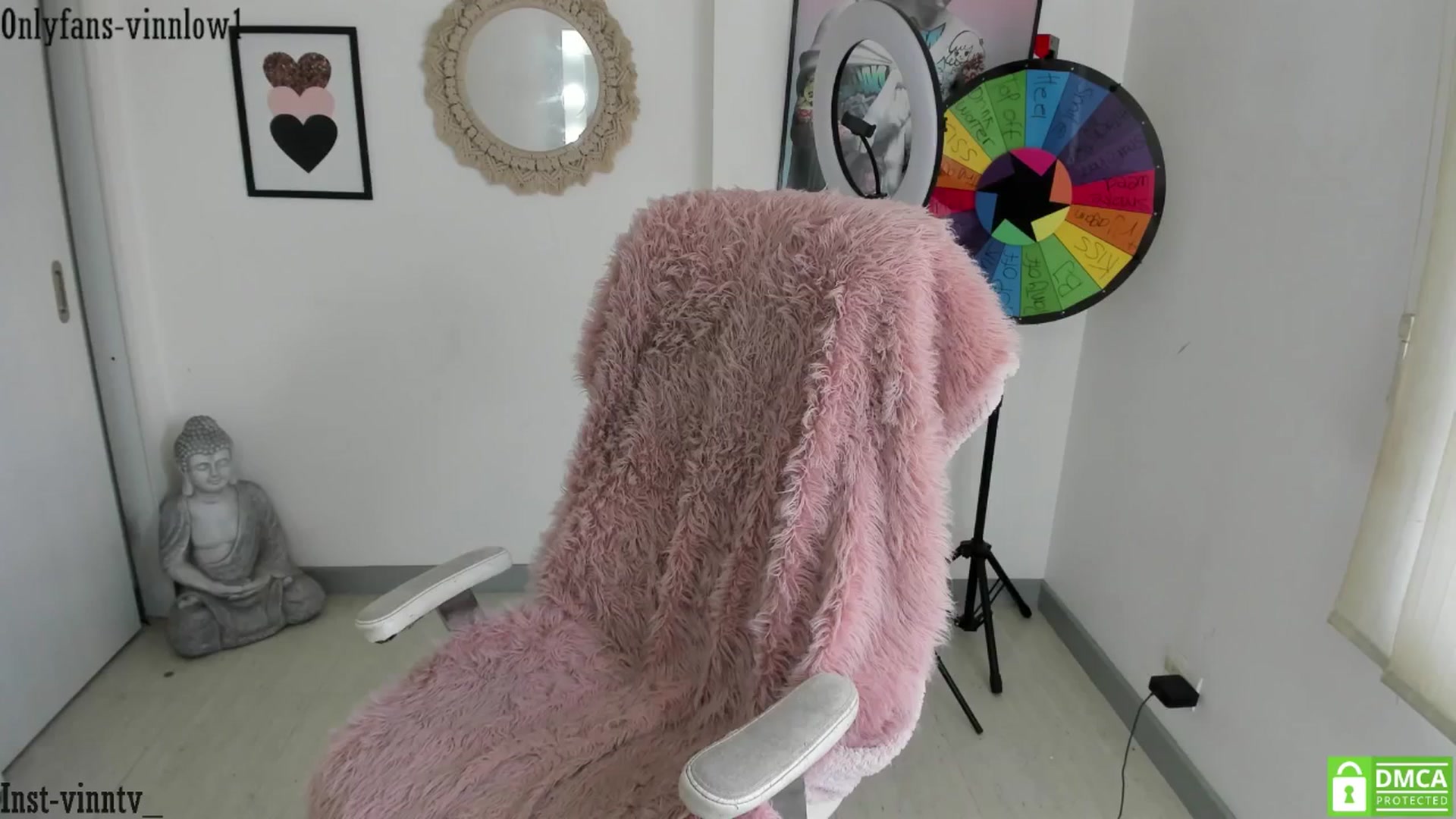 Gallery image thumbnail from Vinnlow's myfreecams stream on, 08/25/2025, 19:34 image 6 of 20