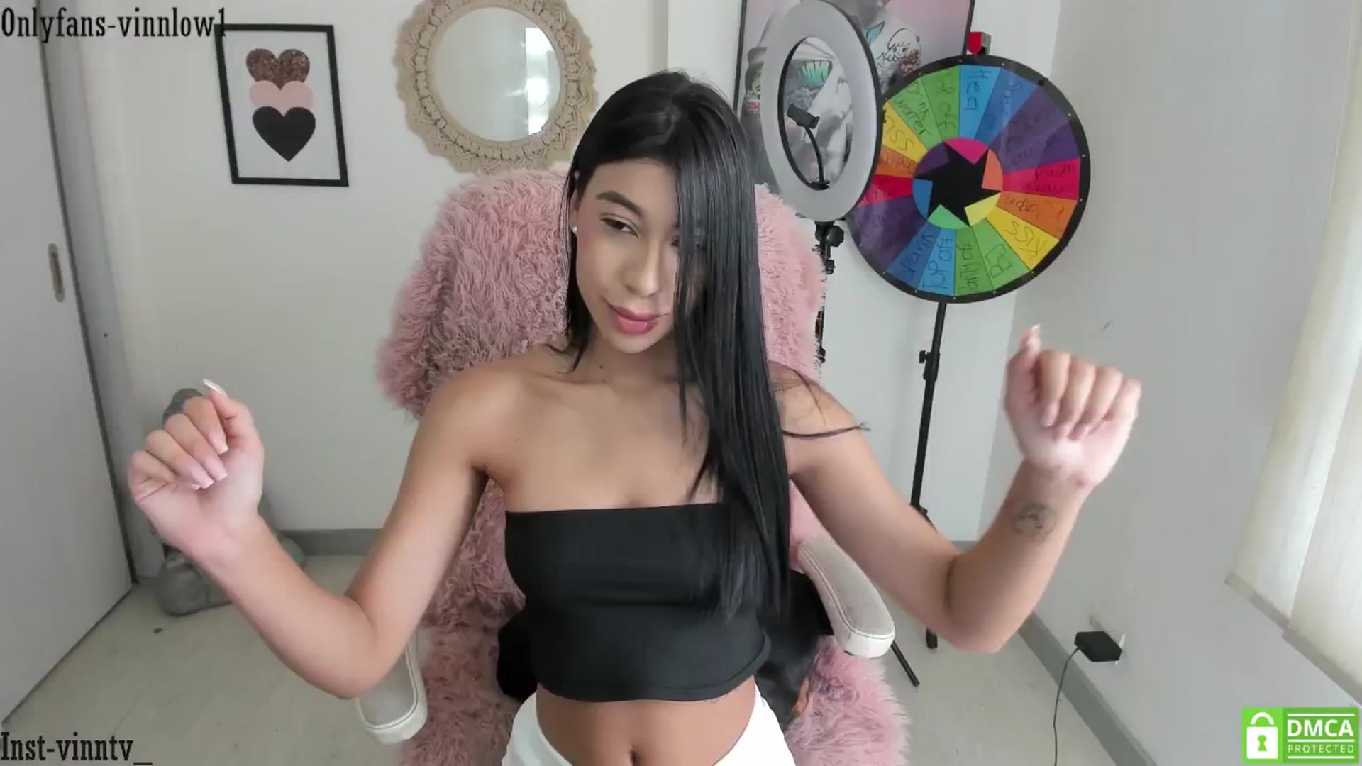 Gallery image thumbnail from Vinnlow's myfreecams stream on, 08/25/2025, 19:34 image 8 of 20