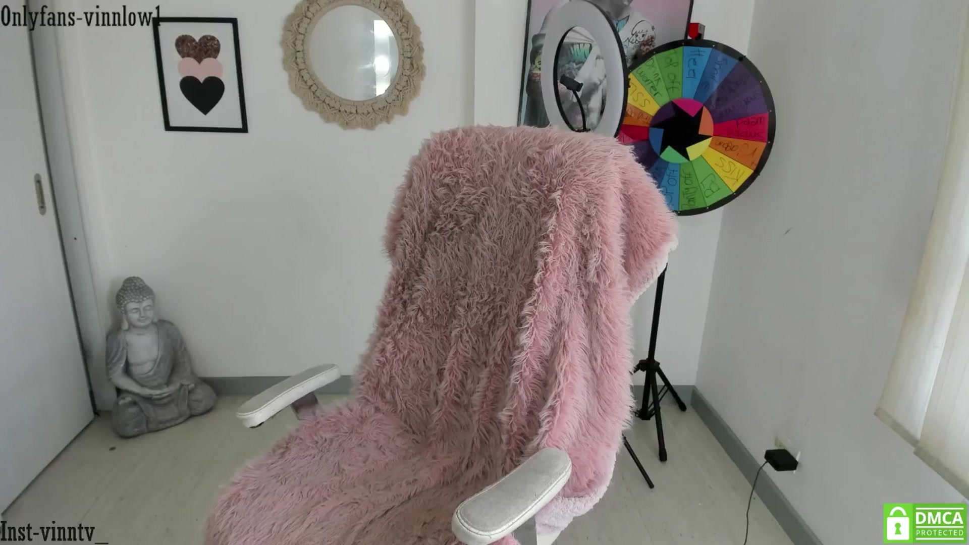 Gallery image thumbnail from Vinnlow's myfreecams stream on, 08/25/2025, 19:34 image 5 of 20