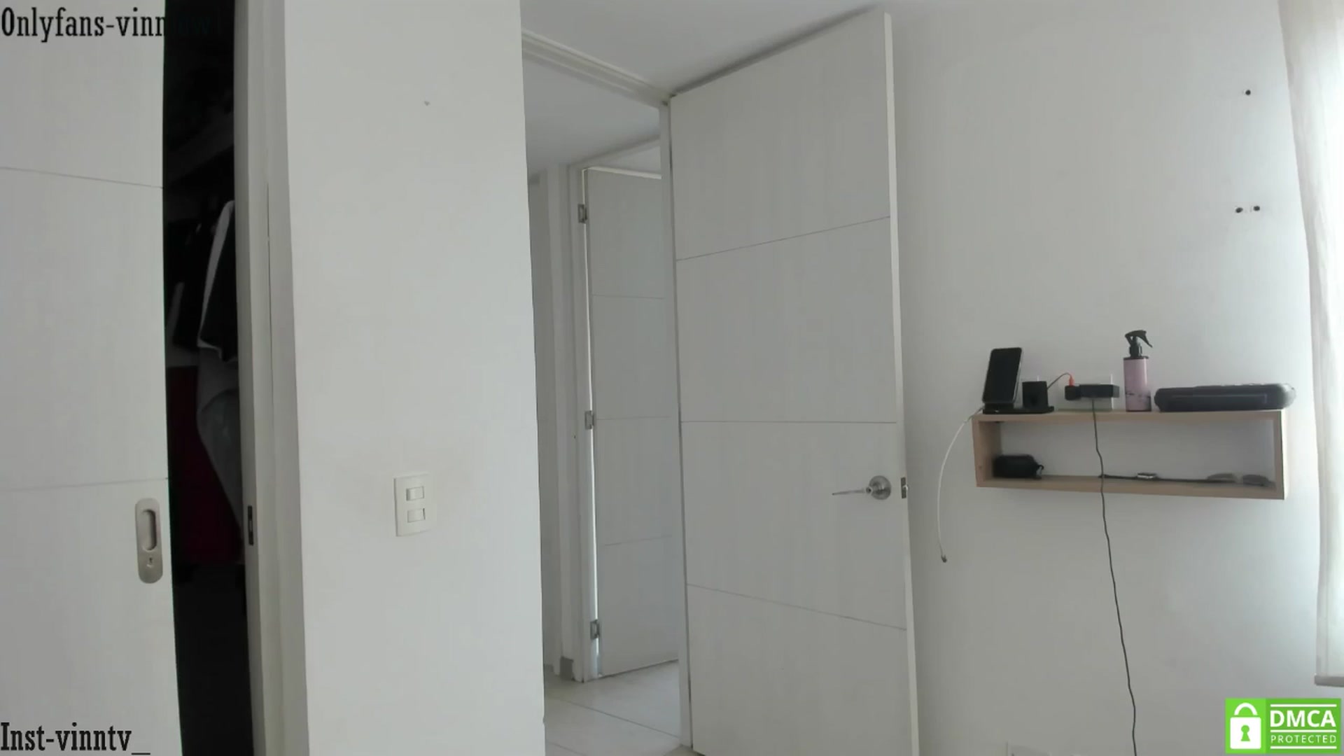 Gallery image thumbnail from Vinnlow's myfreecams stream on, 09/27/2025, 14:37 image 2 of 20
