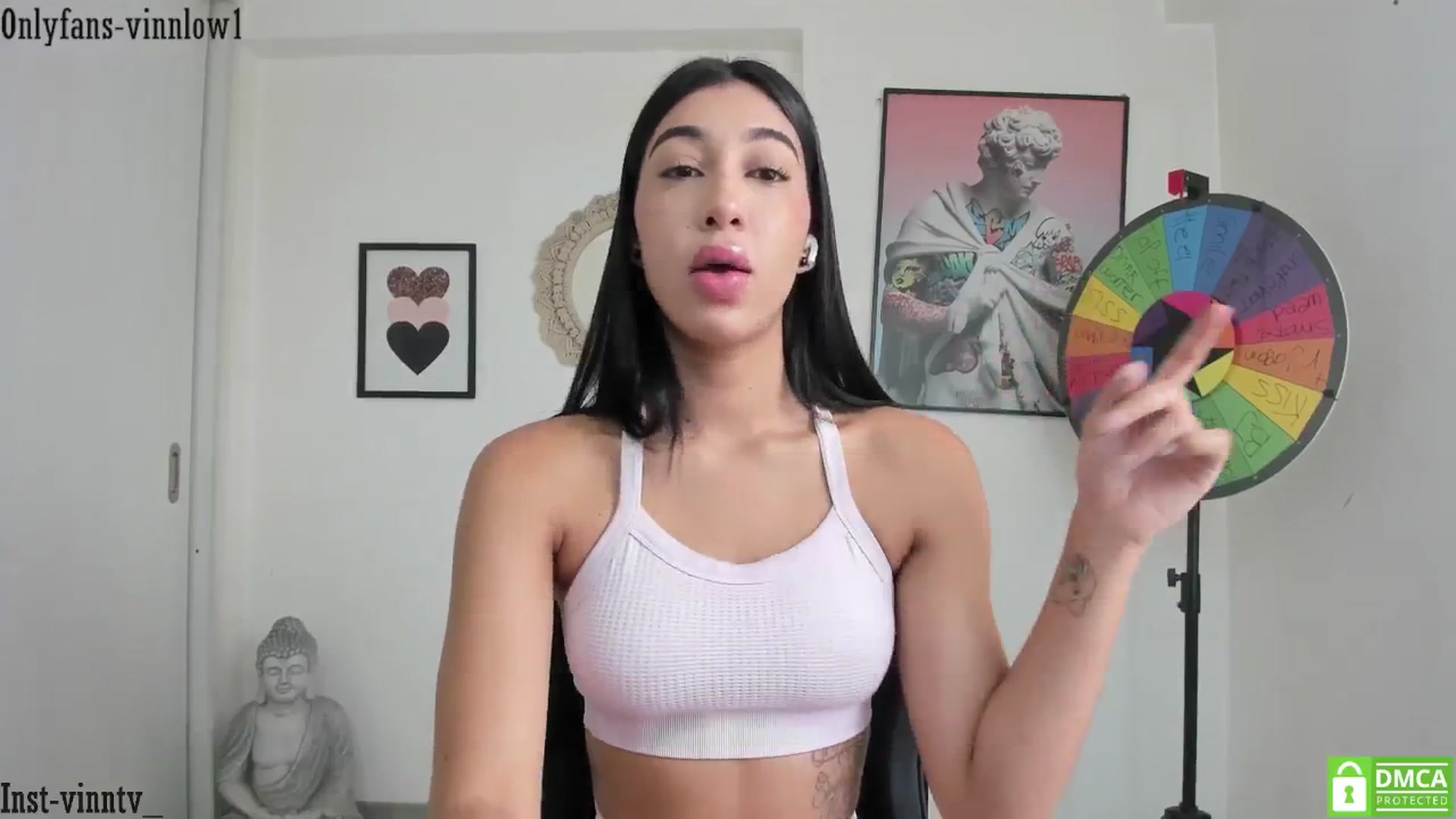 Gallery image thumbnail from Vinnlow's myfreecams stream on, 10/16/2025, 14:16 image 8 of 20