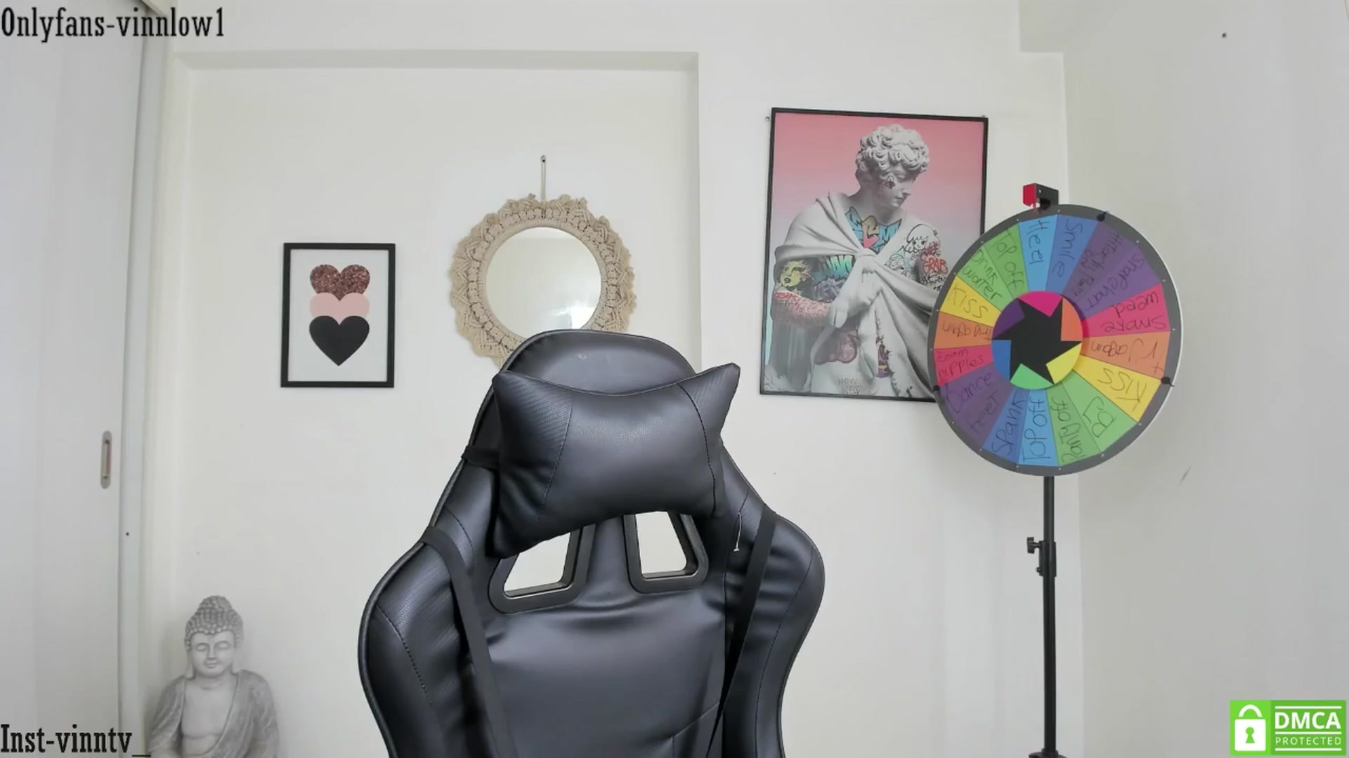Gallery image thumbnail from Vinnlow's myfreecams stream on, 10/16/2025, 15:46 image 9 of 20