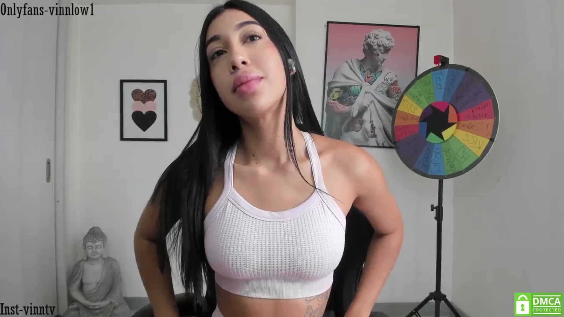 Gallery image thumbnail from Vinnlow's myfreecams stream on, 10/16/2025, 15:46 image 17 of 20