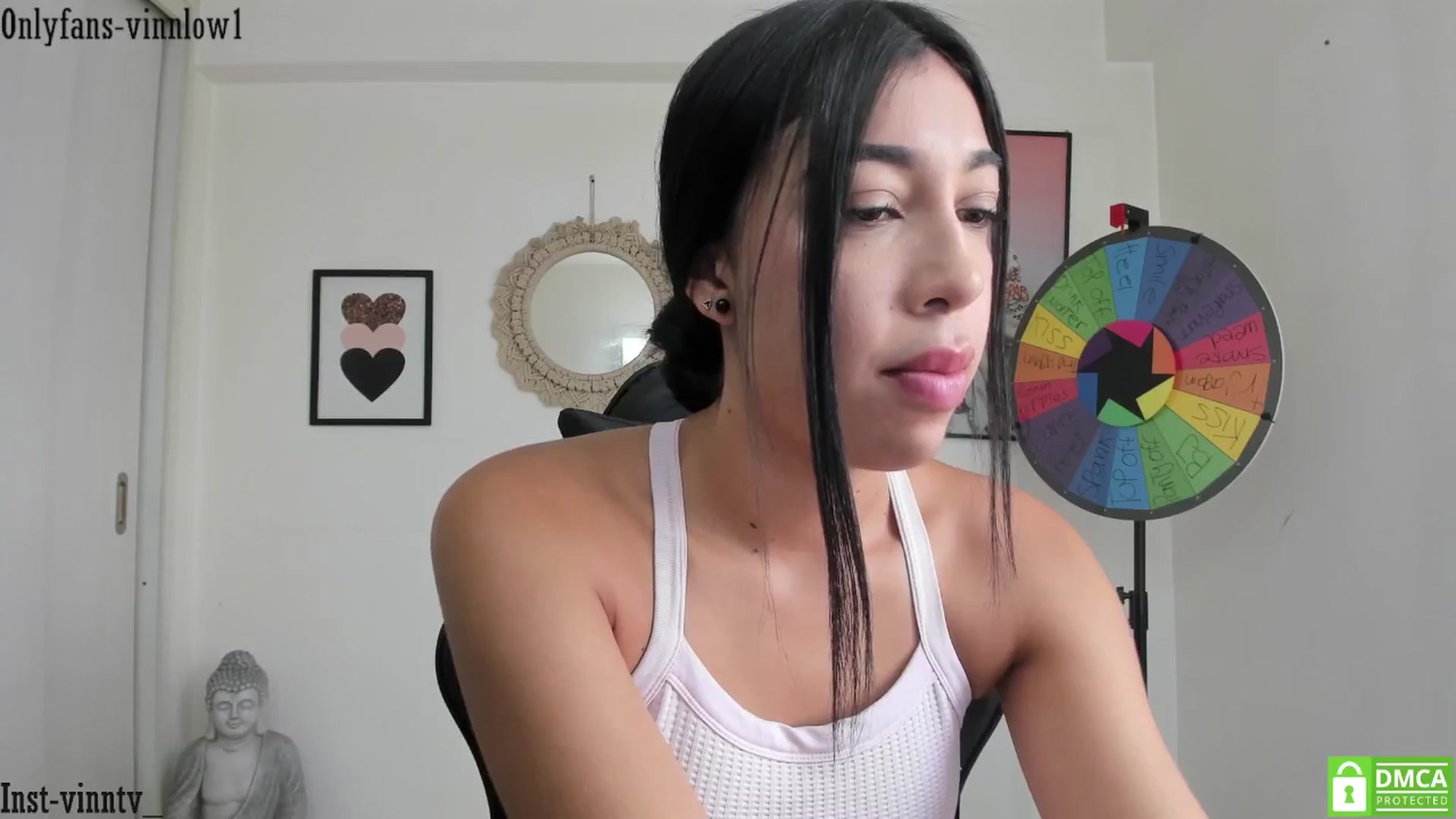 Gallery image thumbnail from Vinnlow's myfreecams stream on, 10/16/2025, 15:46 image 13 of 20