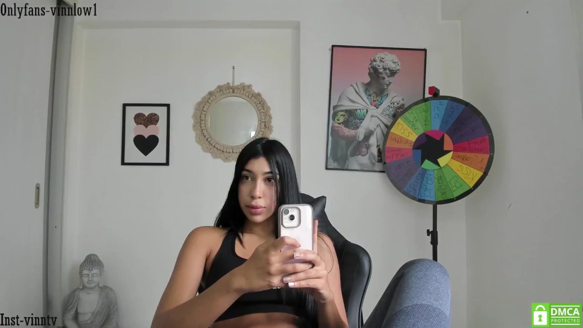 Gallery image thumbnail from Vinnlow's myfreecams stream on, 10/23/2025, 20:51 image 17 of 20