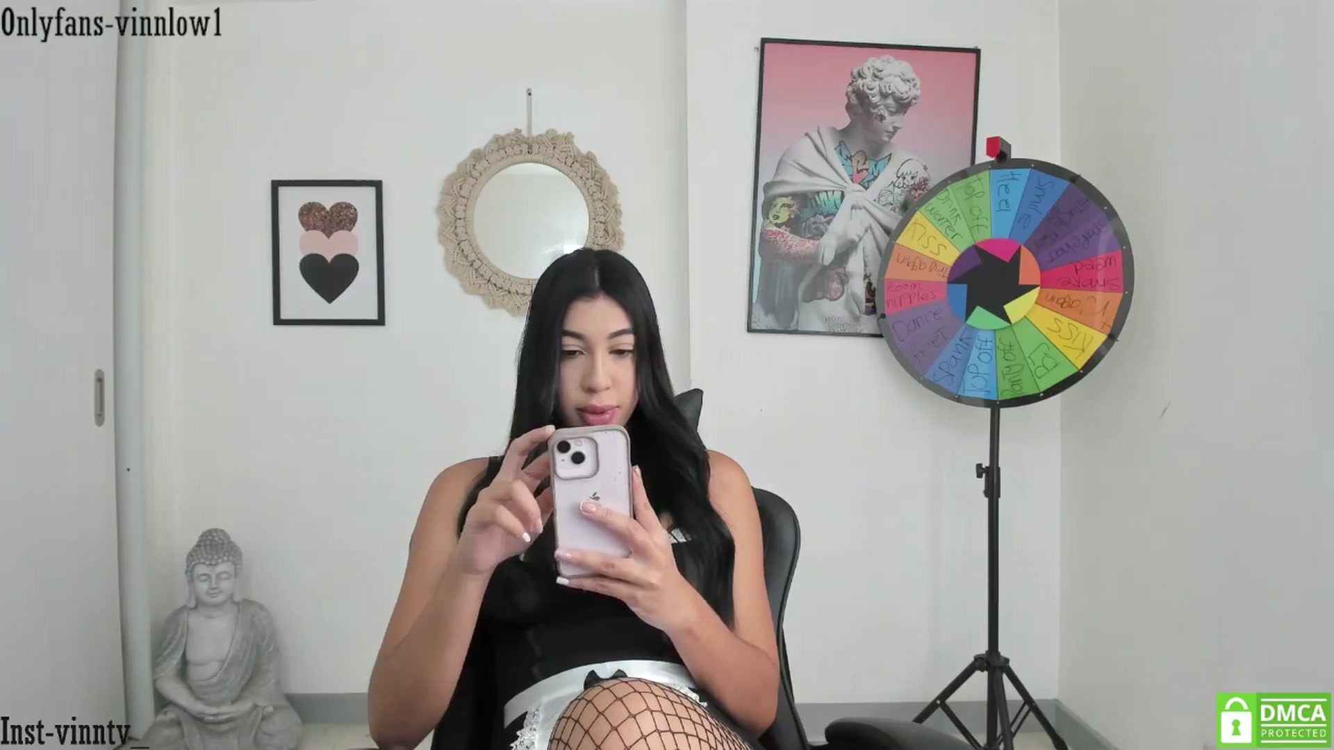 Gallery image thumbnail from Vinnlow's myfreecams stream on, 10/30/2025, 14:07 image 16 of 20