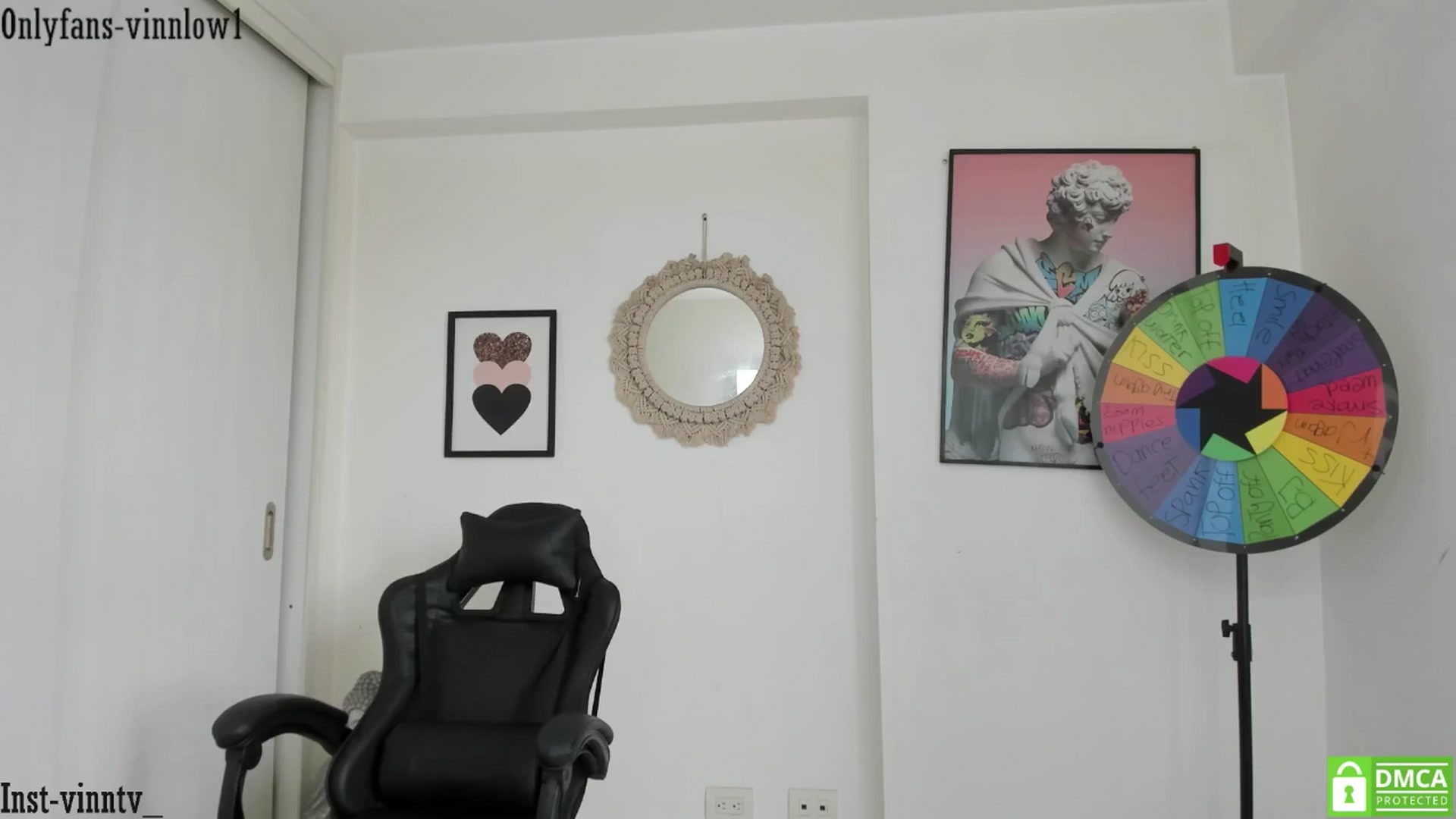 Gallery image thumbnail from Vinnlow's myfreecams stream on, 10/31/2025, 15:27 image 1 of 20