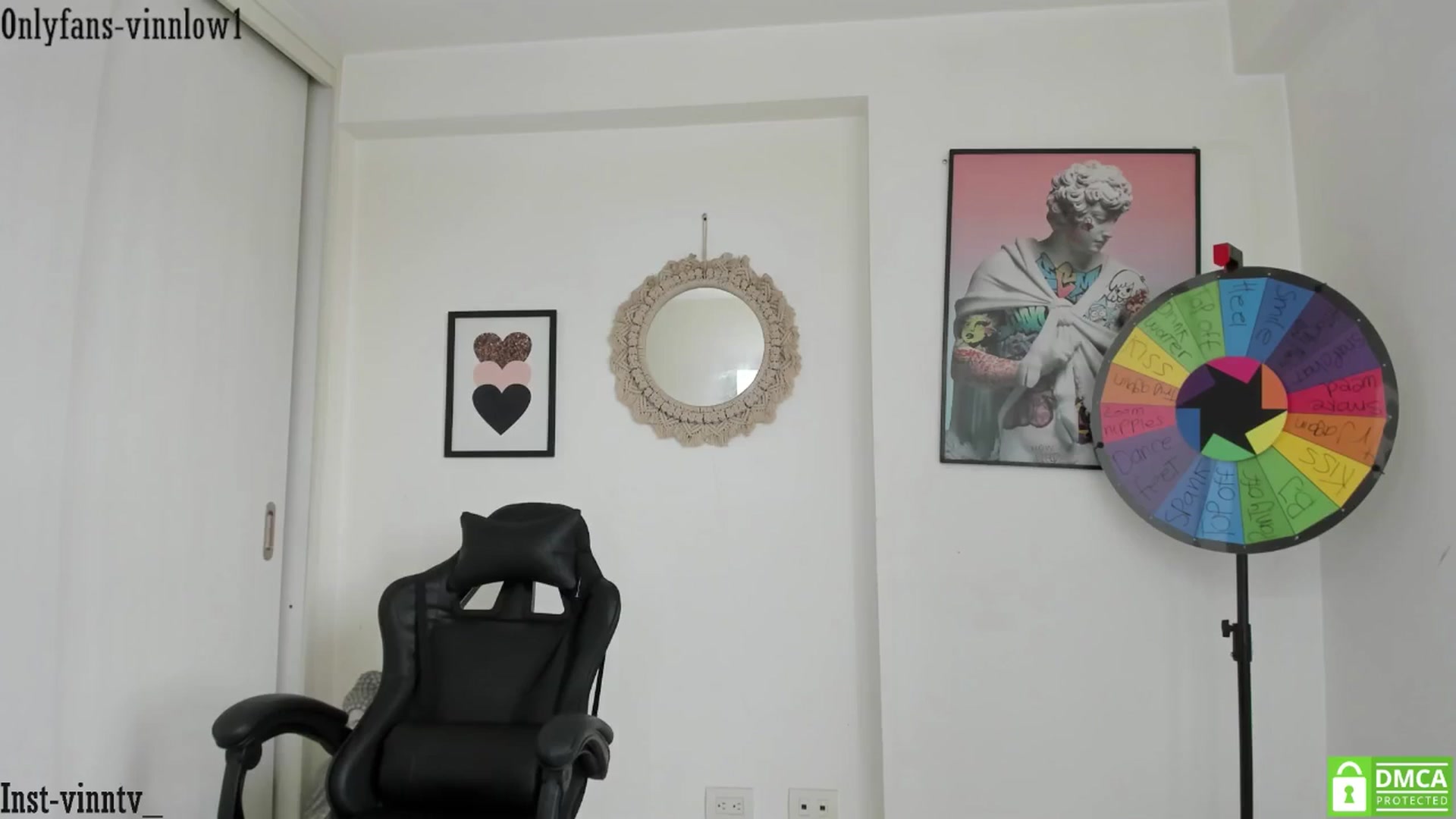 Gallery image thumbnail from Vinnlow's myfreecams stream on, 10/31/2025, 15:27 image 2 of 20
