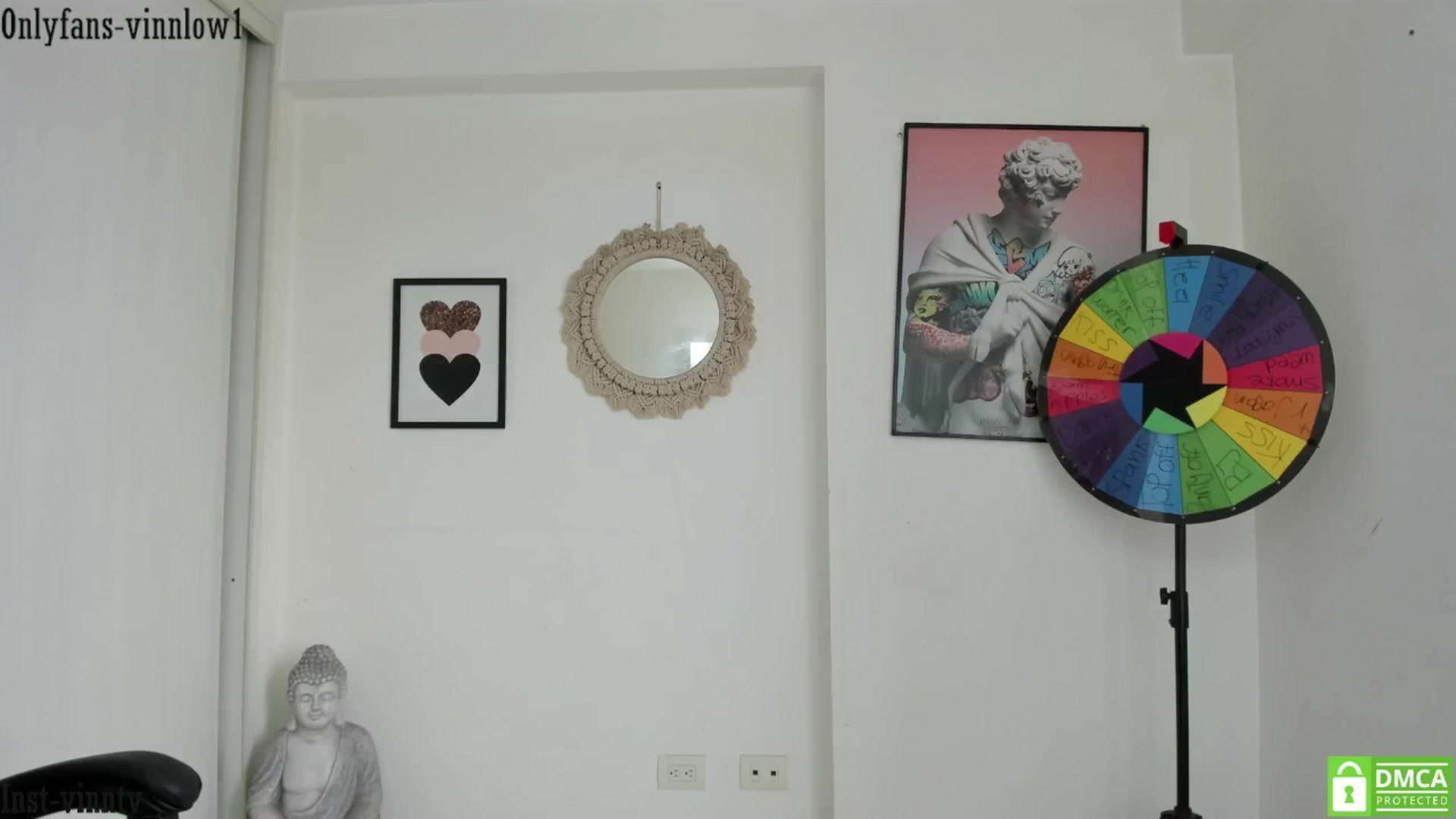 Gallery image thumbnail from Vinnlow's myfreecams stream on, 10/31/2025, 16:37 image 15 of 20