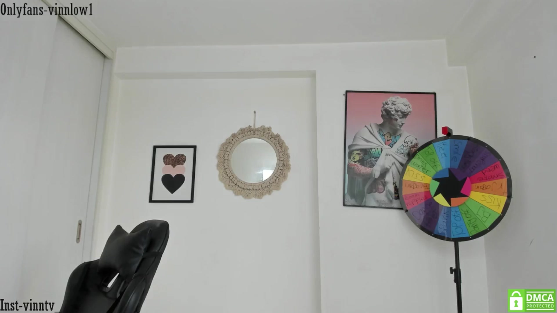 Gallery image thumbnail from Vinnlow's myfreecams stream on, 11/04/2025, 15:49 image 15 of 20