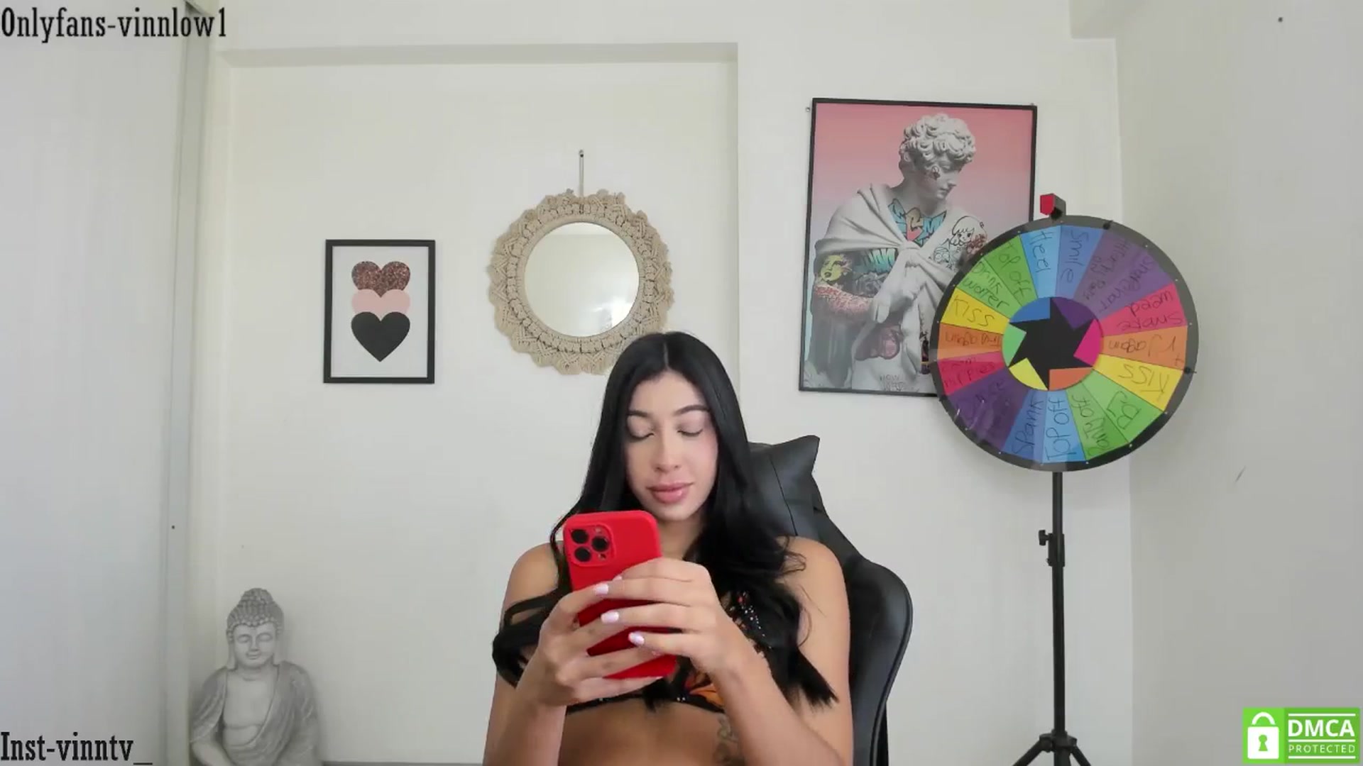 Gallery image thumbnail from Vinnlow's myfreecams stream on, 11/17/2025, 17:51 image 16 of 20