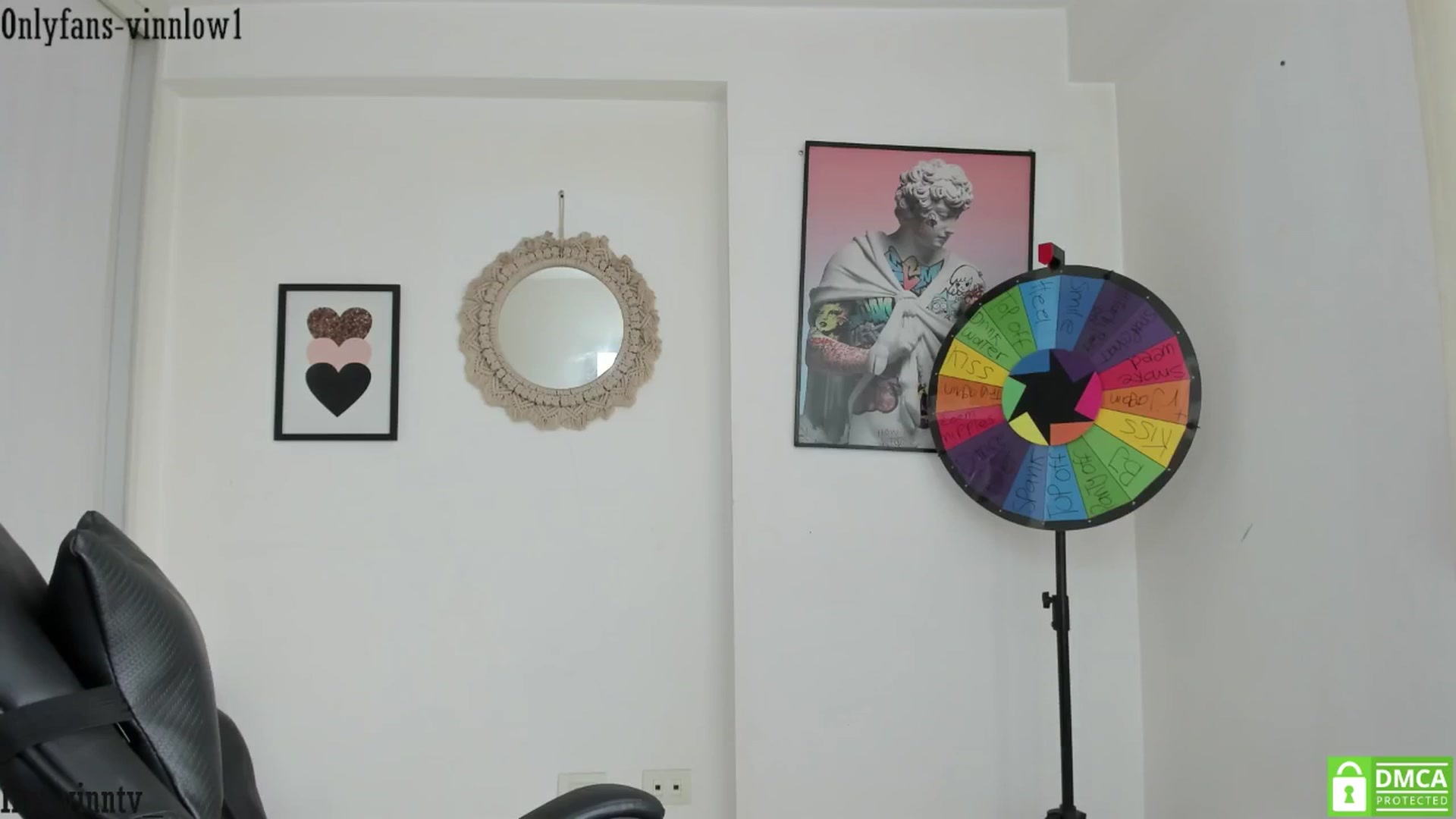 Gallery image thumbnail from Vinnlow's myfreecams stream on, 11/28/2025, 14:18 image 10 of 20