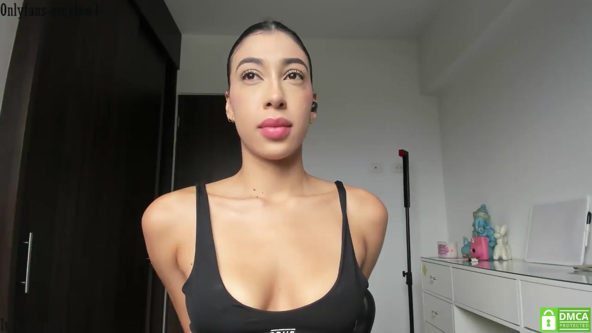 Gallery image thumbnail from Vinnlow's myfreecams stream on, 06/07/2026, 14:48 image 11 of 20
