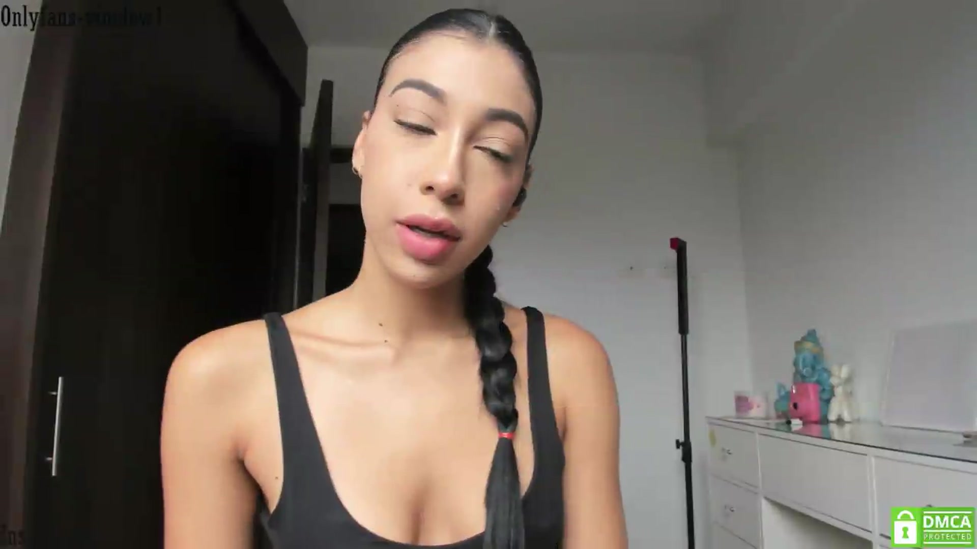 Gallery image thumbnail from Vinnlow's myfreecams stream on, 06/07/2026, 15:14 image 16 of 20