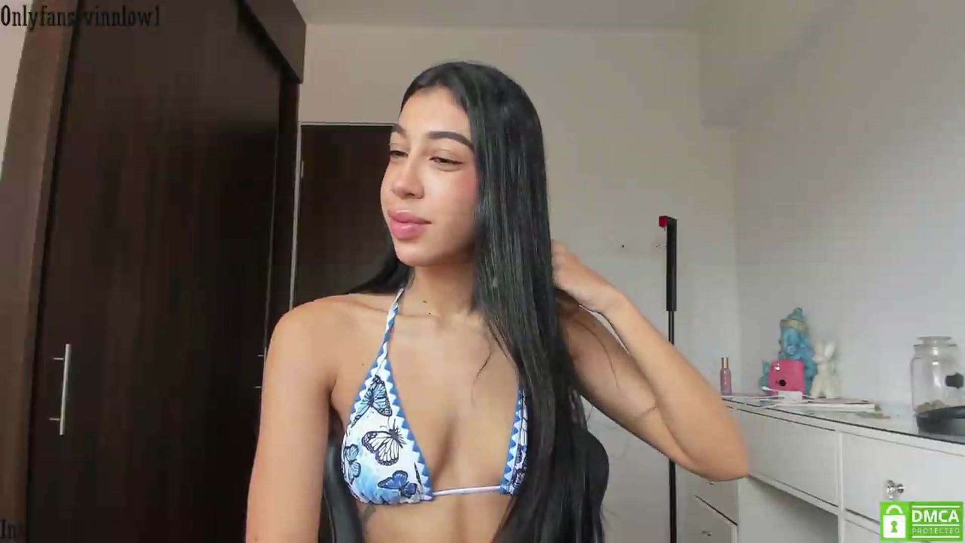Gallery image thumbnail from Vinnlow's myfreecams stream on, 06/20/2026, 13:20 image 17 of 20