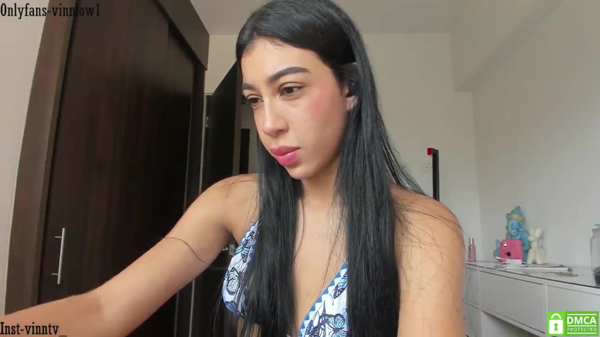 Gallery image thumbnail from Vinnlow's myfreecams stream on, 06/20/2026, 14:08 image 13 of 20