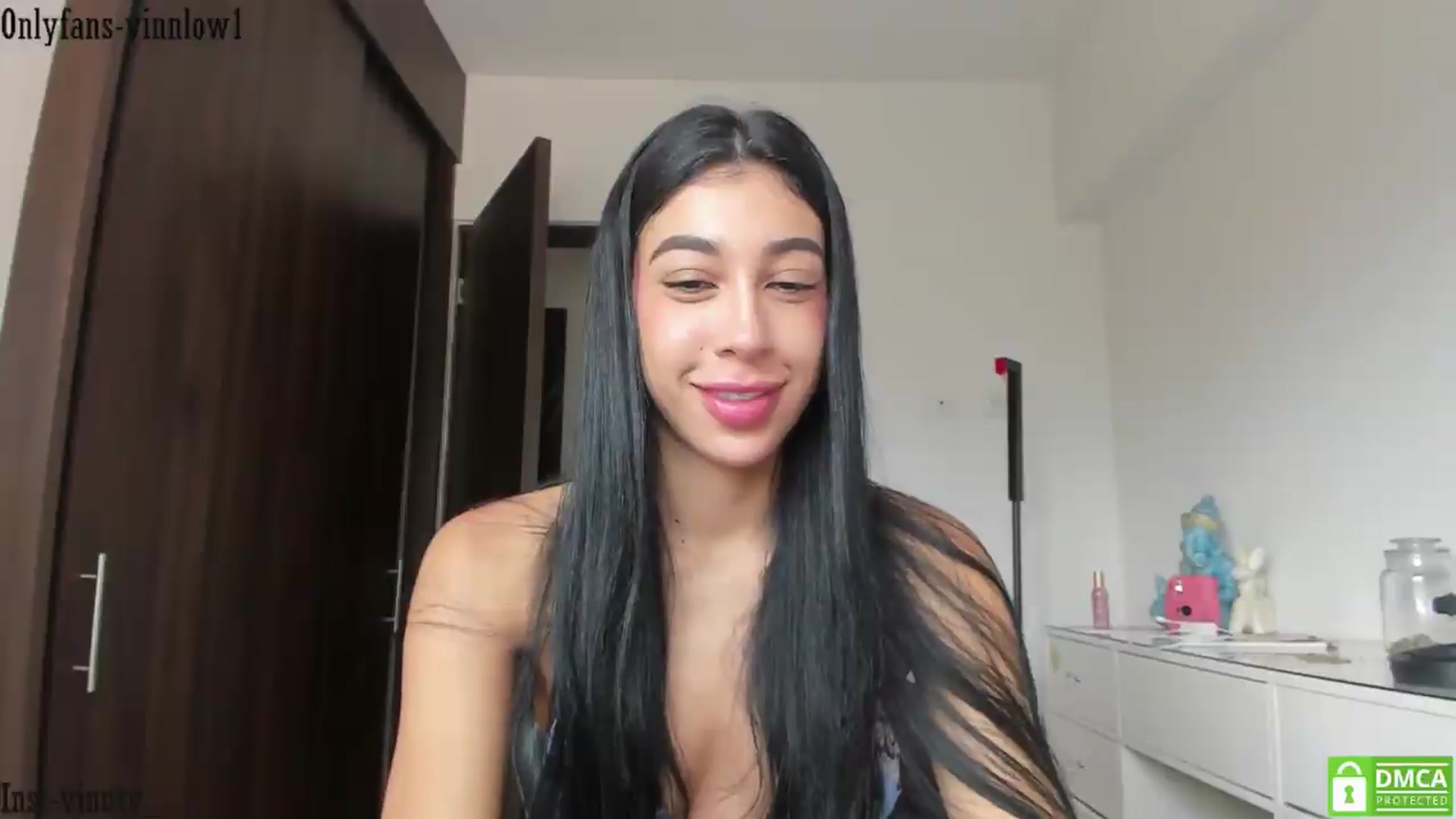 Gallery image thumbnail from Vinnlow's myfreecams stream on, 06/20/2026, 14:08 image 8 of 20