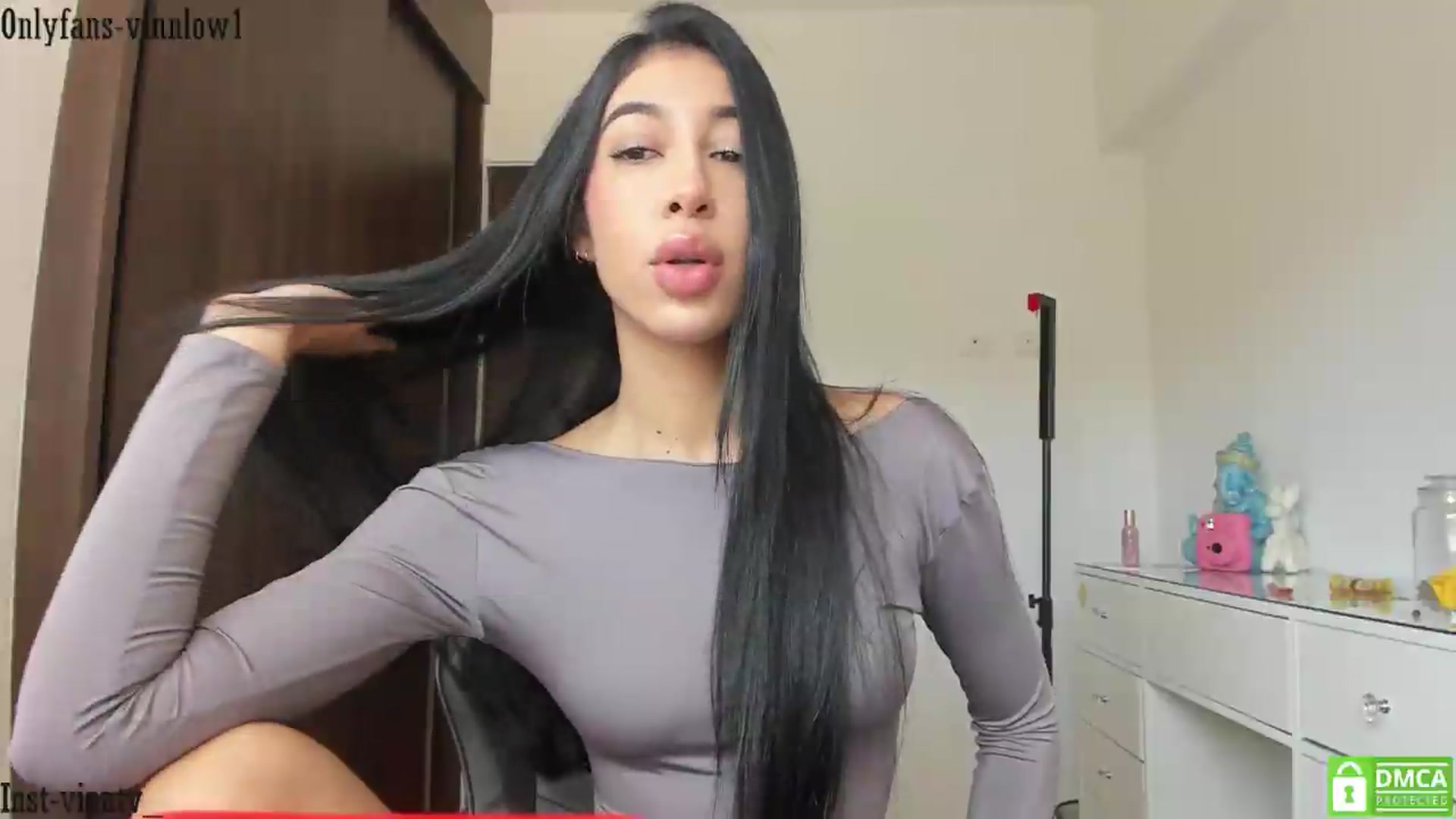 Gallery image thumbnail from Vinnlow's myfreecams stream on, 06/21/2026, 15:02 image 5 of 20