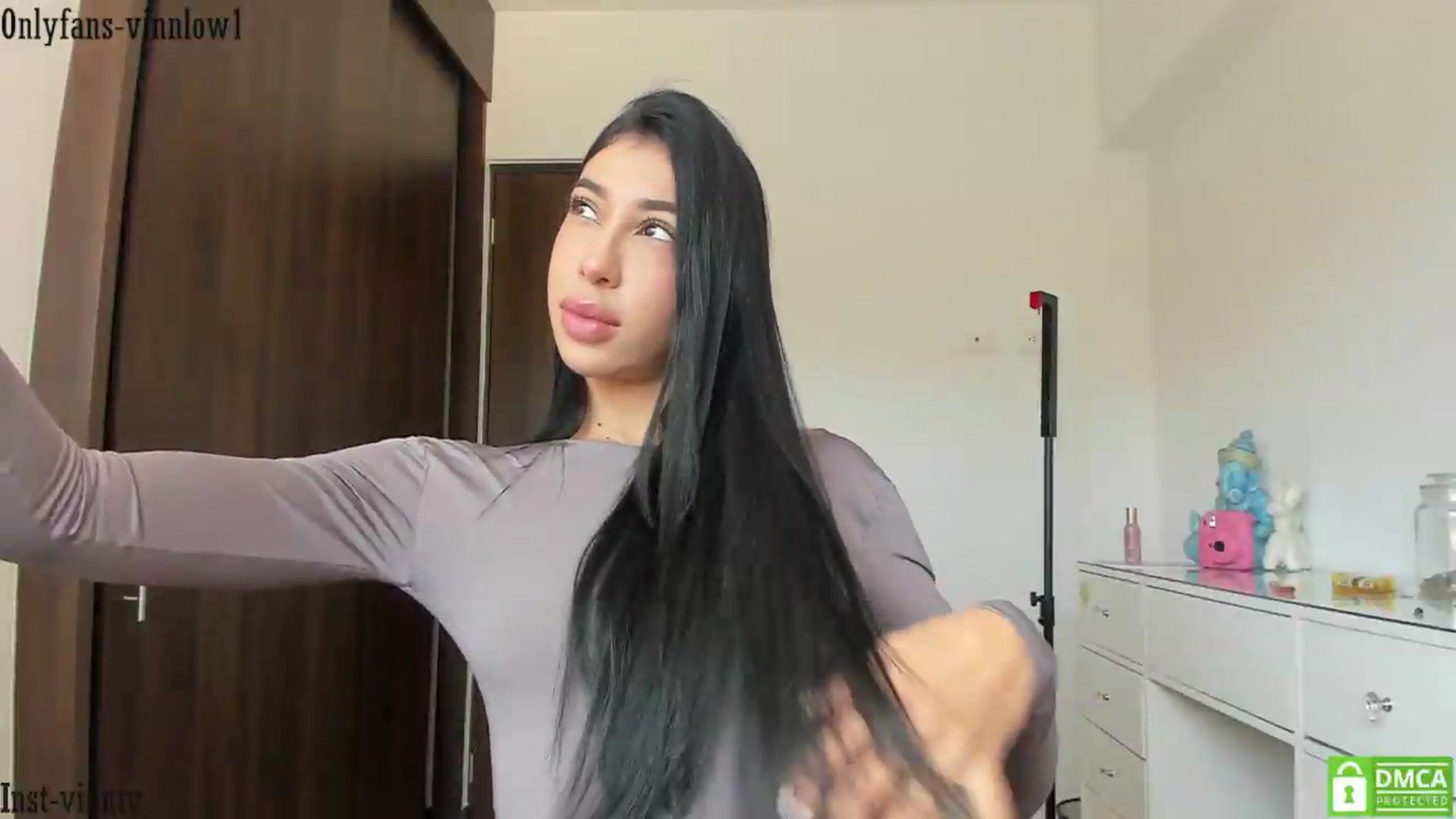 Gallery image thumbnail from Vinnlow's myfreecams stream on, 06/21/2026, 15:02 image 3 of 20