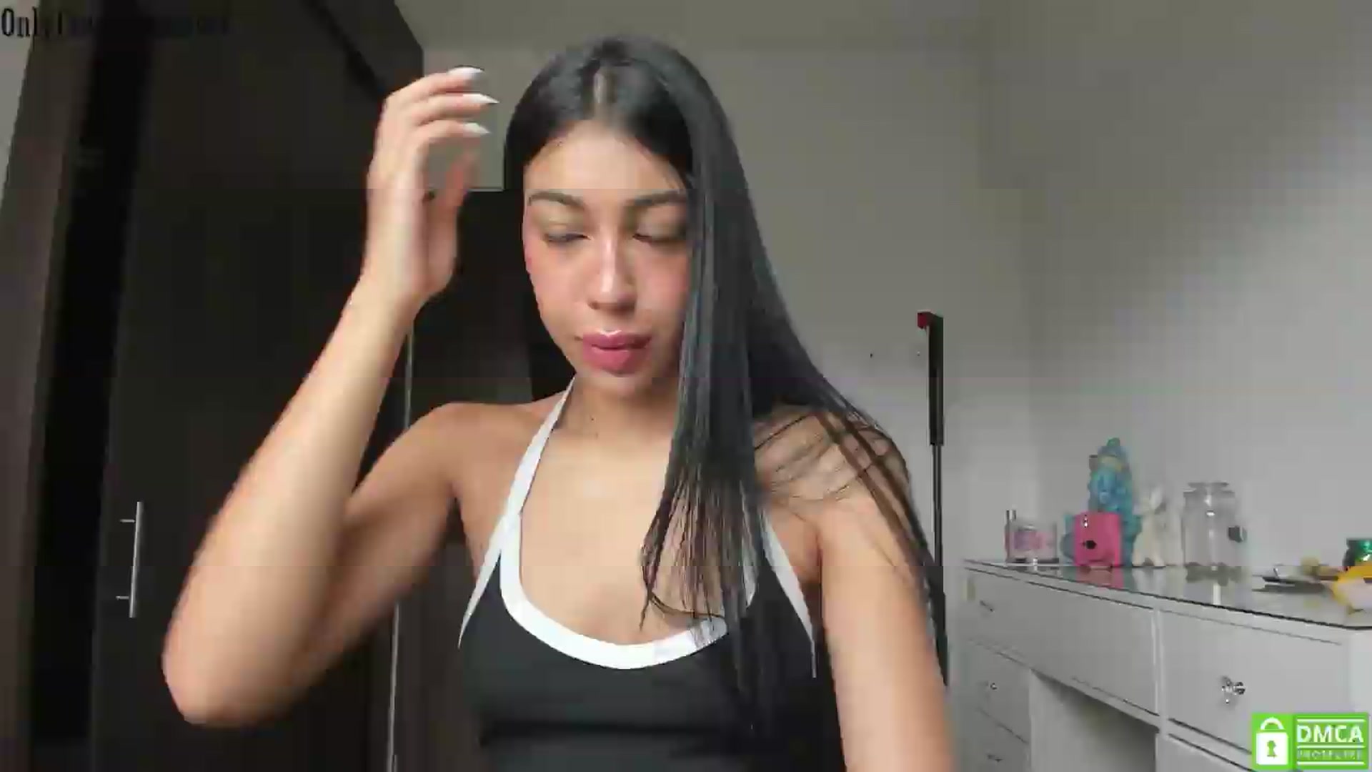 Gallery image thumbnail from Vinnlow's myfreecams stream on, 06/23/2026, 12:08 image 2 of 20